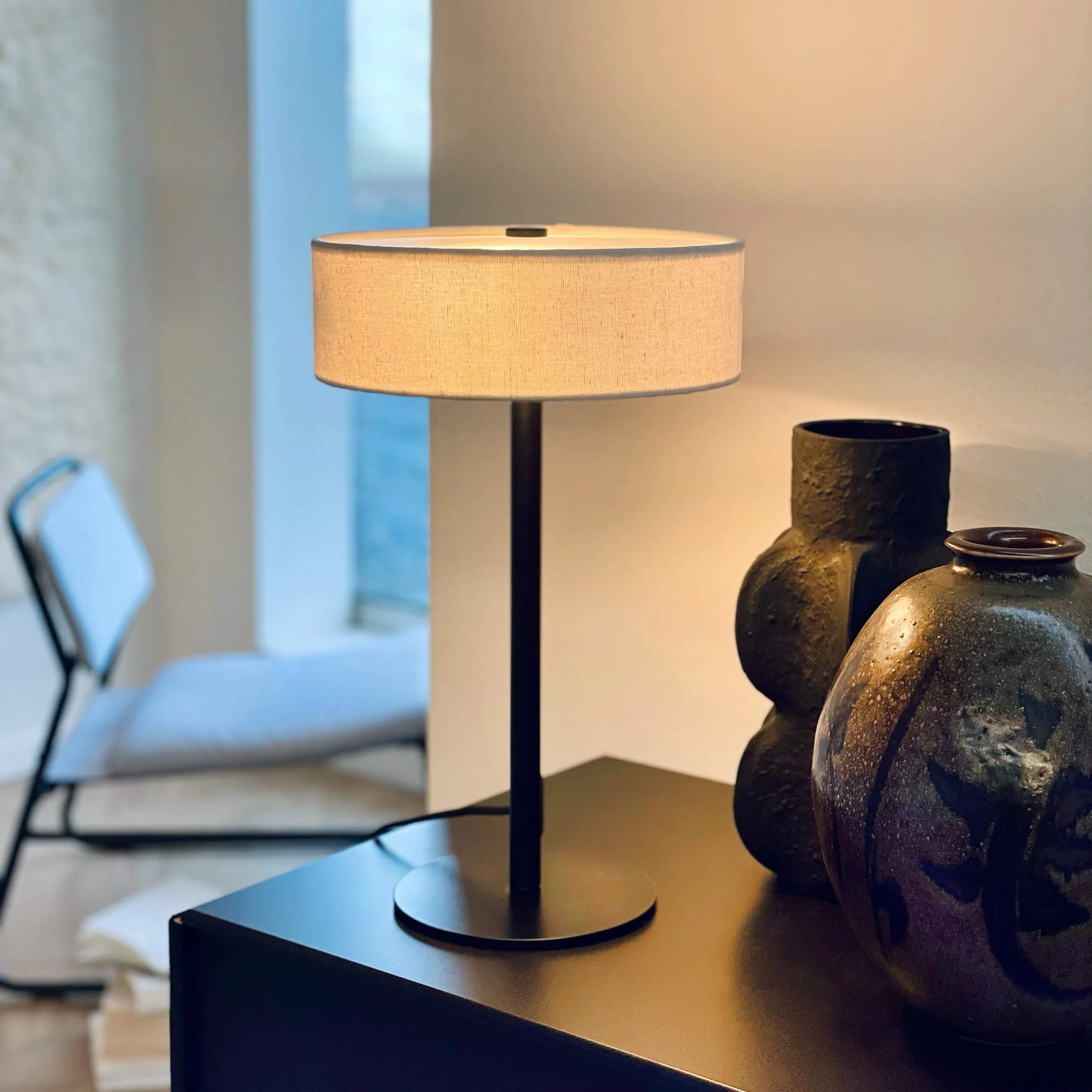 Dyberg Larsen Bordlamper Calix Bordlampe i Natur/ Sort, 2