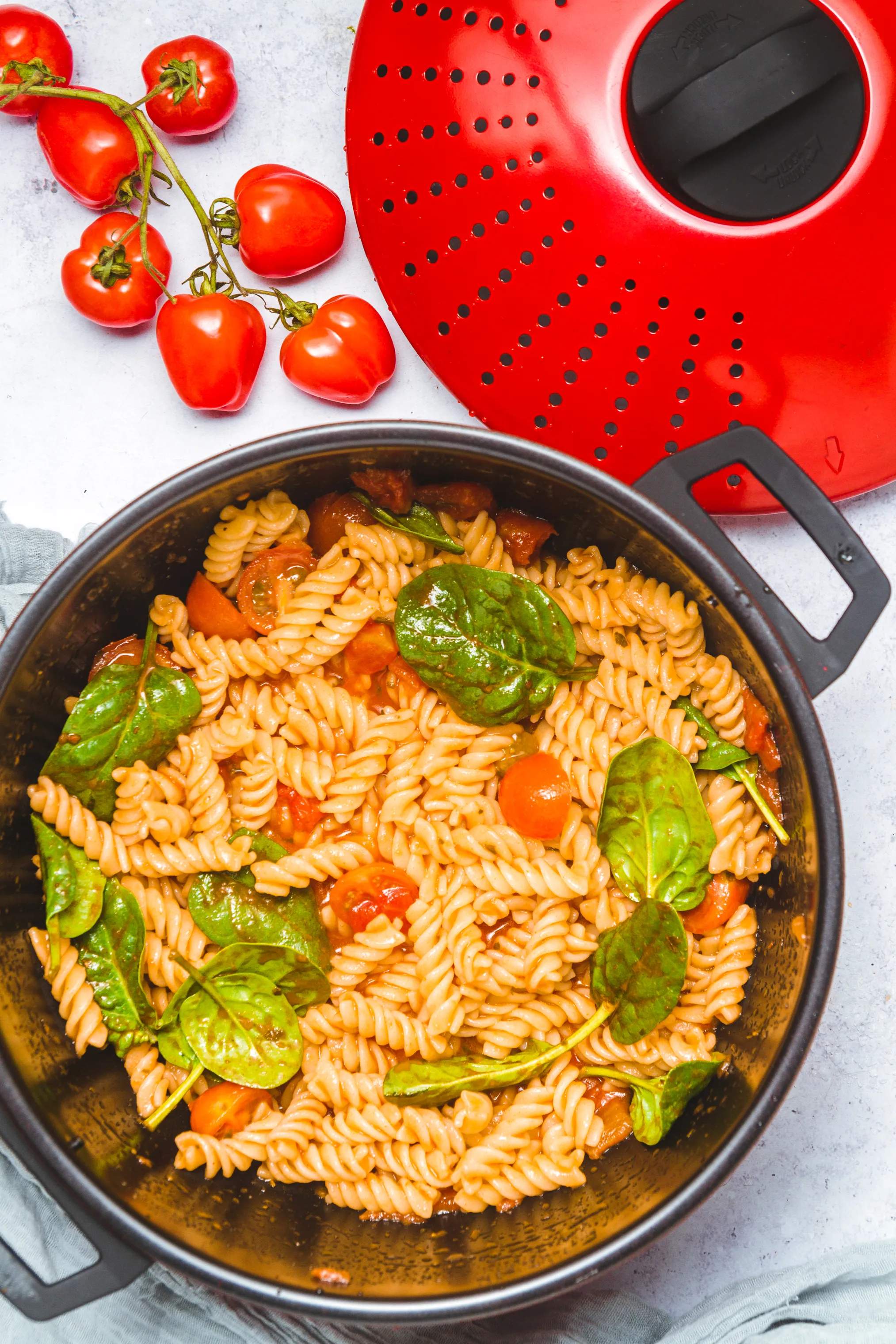 KitchenCraft Gryder World of Flavours Pastagryde i Rød, 3