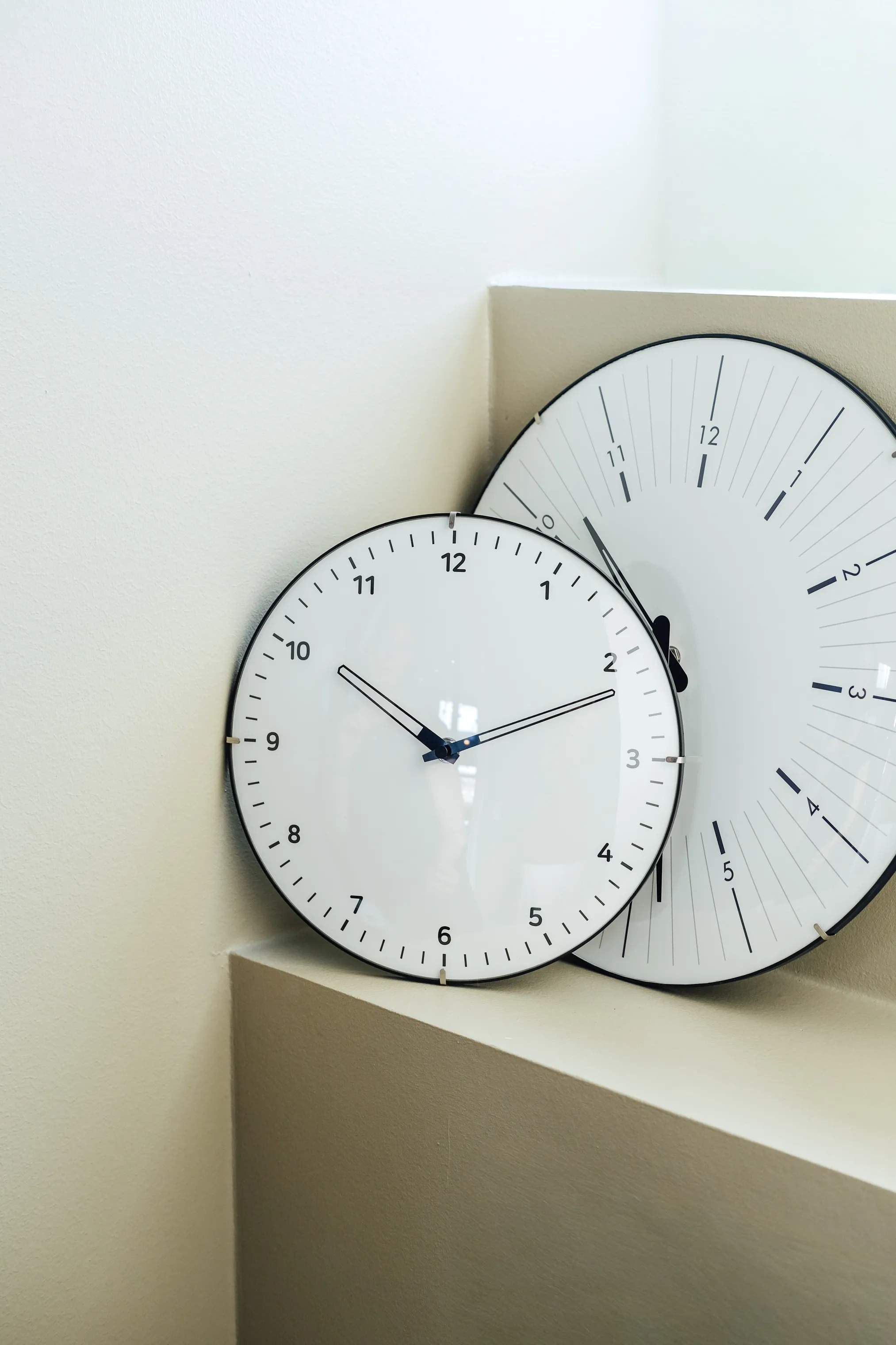 CASA Living Vægure Vægur i Hvid/blå, 25 cm, 2