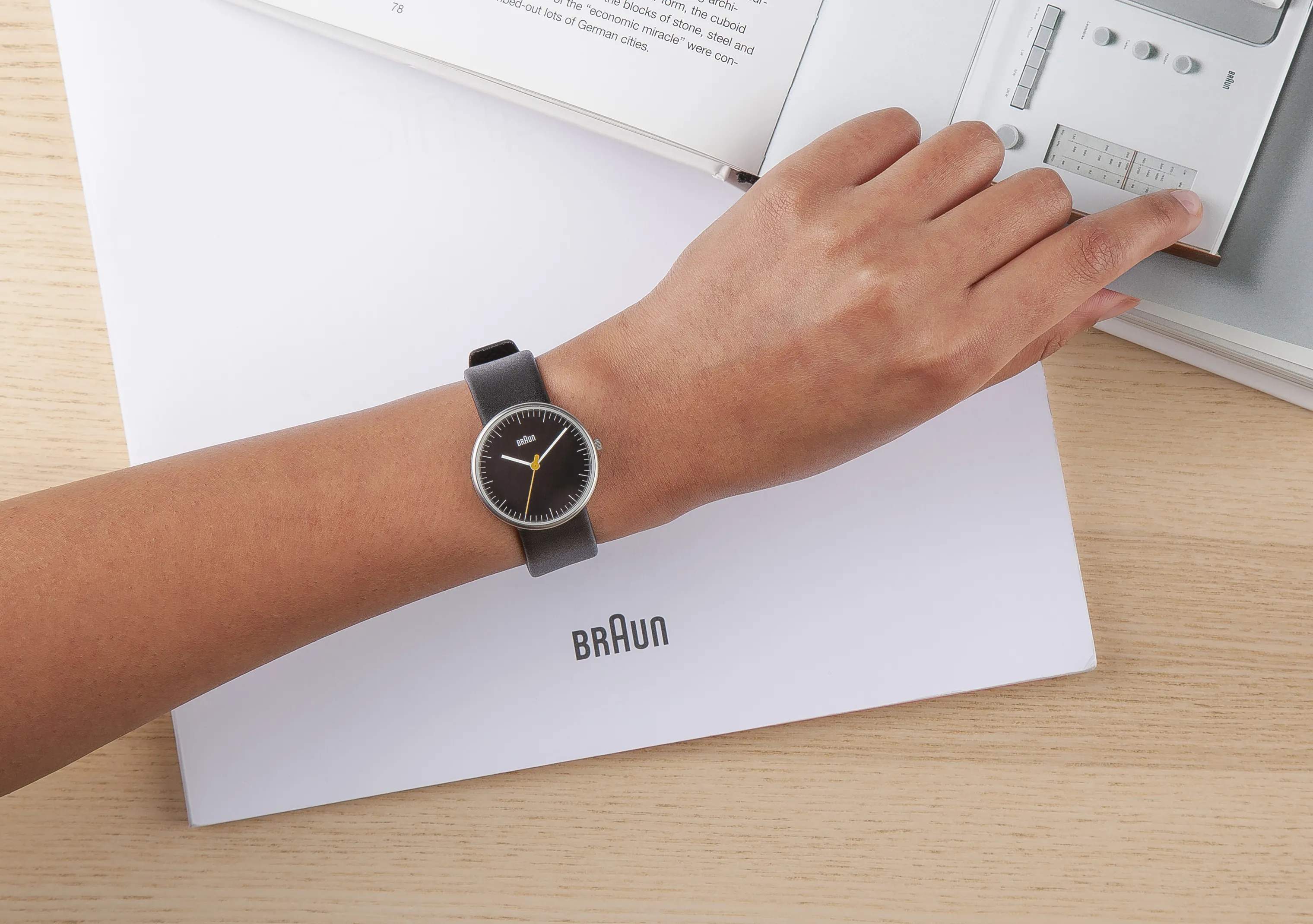 Braun Armbåndsure Classic Armbåndsur - Dame i Sort, 2