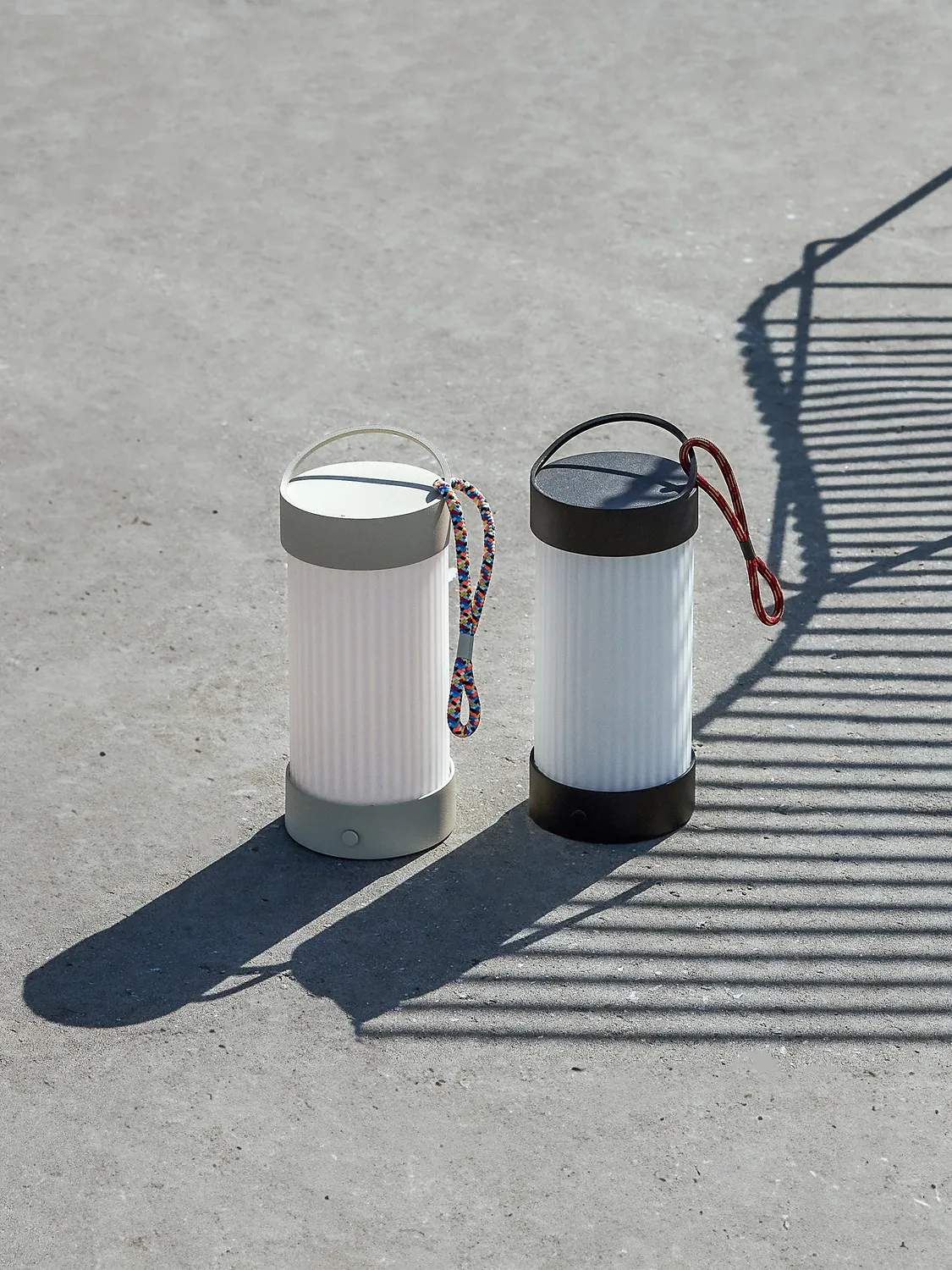 Hübsch Bordlamper Camp Transportabel Lampe i Hvid/Sand/Flerfarvet, 3