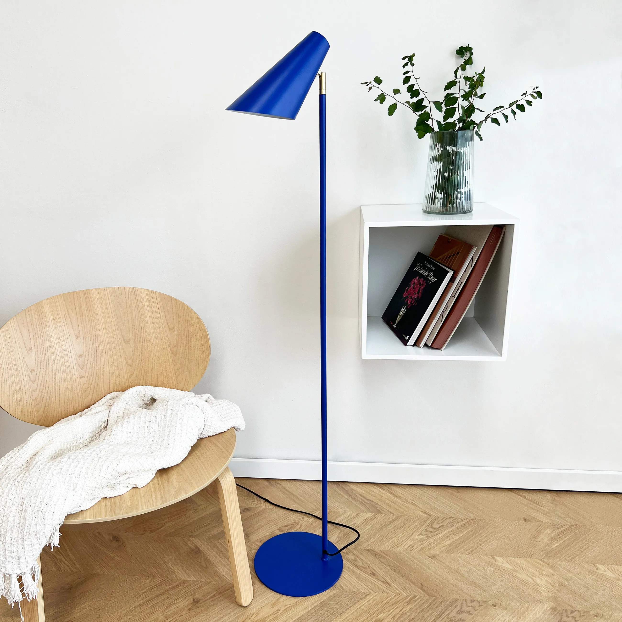 Dyberg Larsen Gulvlamper Cale Gulvlampe i Mørkeblå, 3