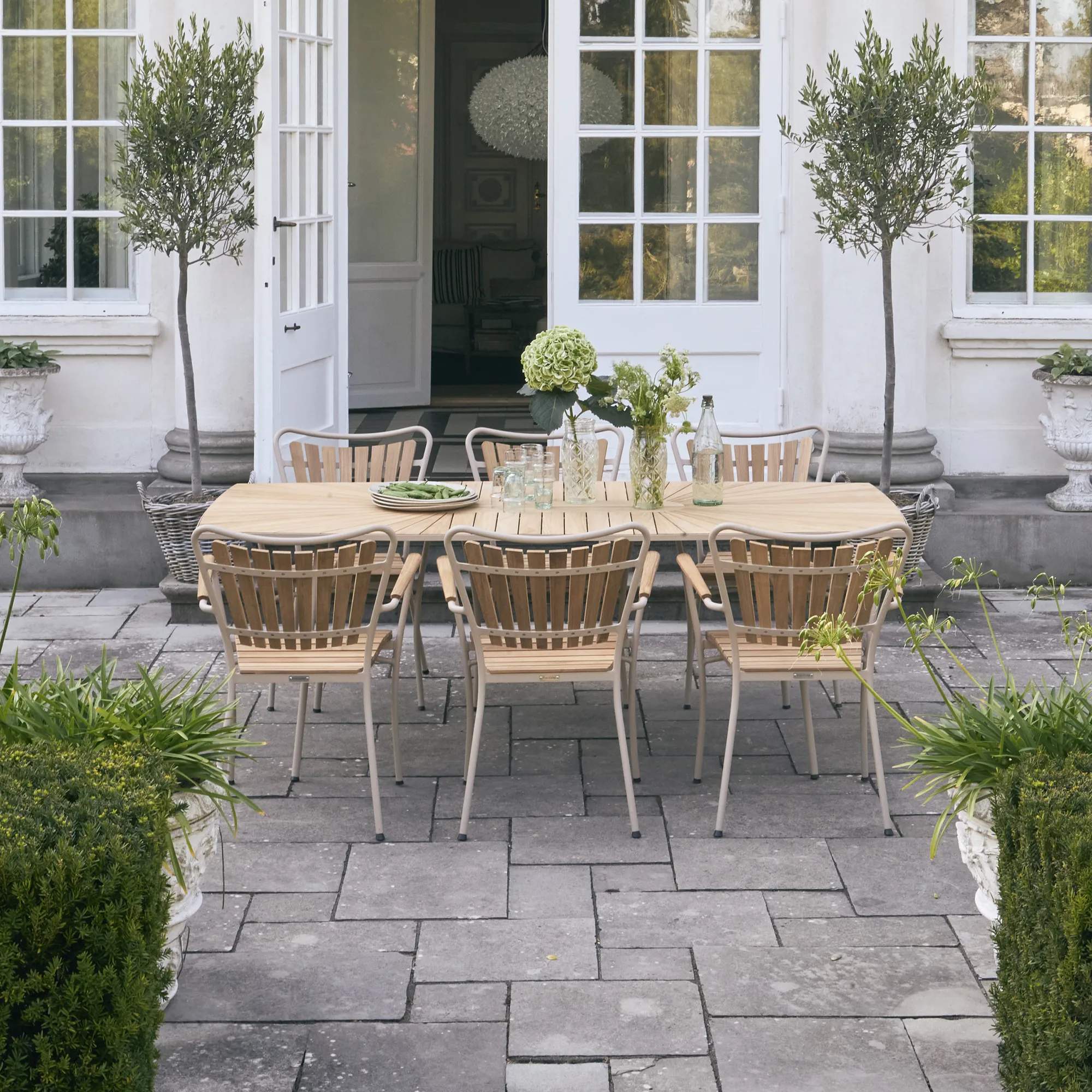Mandalay Havespiseborde Marguerit Havebord i taupe, 200 cm, 2