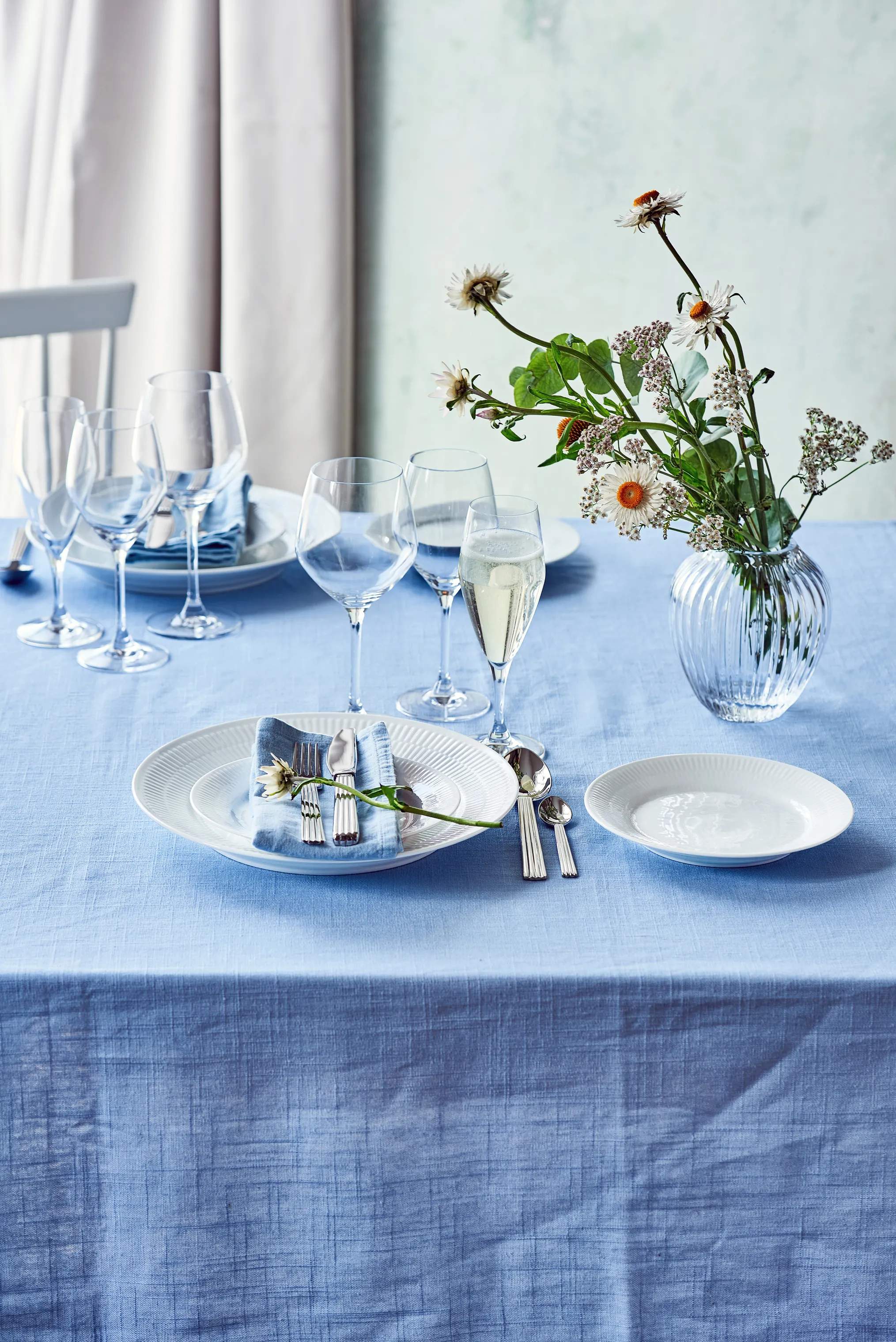 Royal Copenhagen Middagstallerkener Hvid Riflet Middagstallerken i Hvid, 27 cm, 2