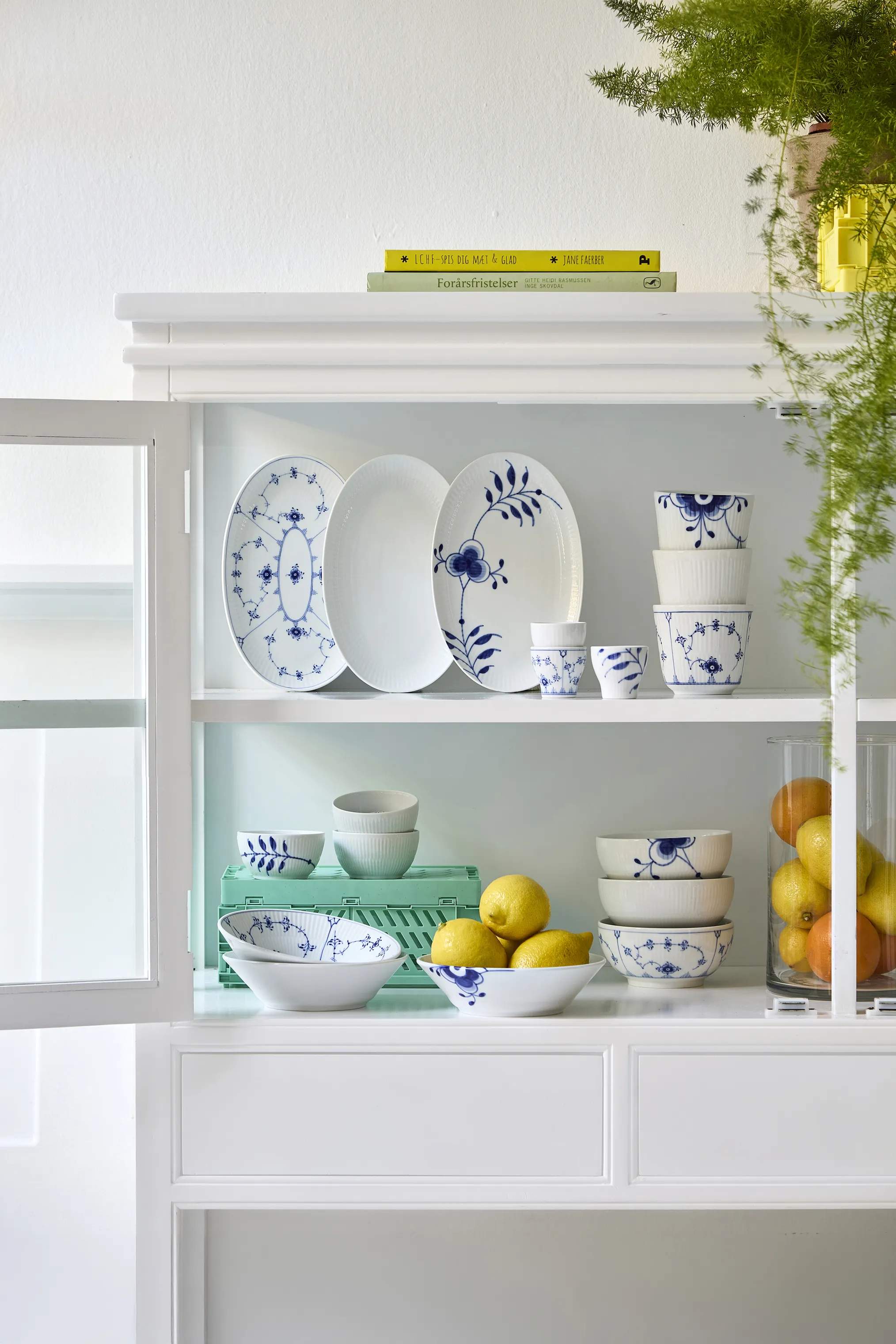 Royal Copenhagen Serveringsskåle Gifts with History Skålsæt - 3 stk. i Koboltblå/hvid, 47/47/47 cl, 2