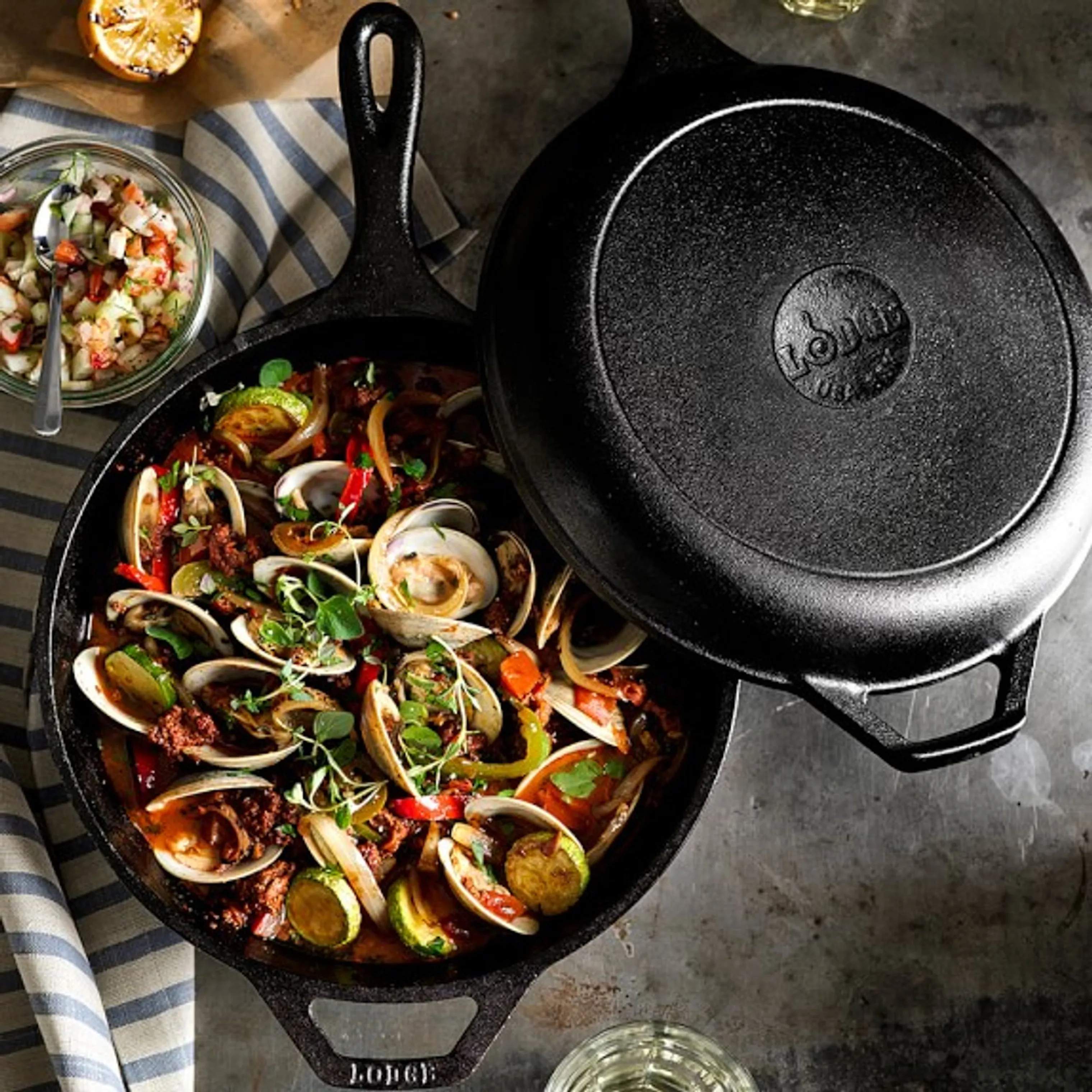 Lodge Cast Iron Gryder Classic Combo Cooker Stegepande i sort, 2