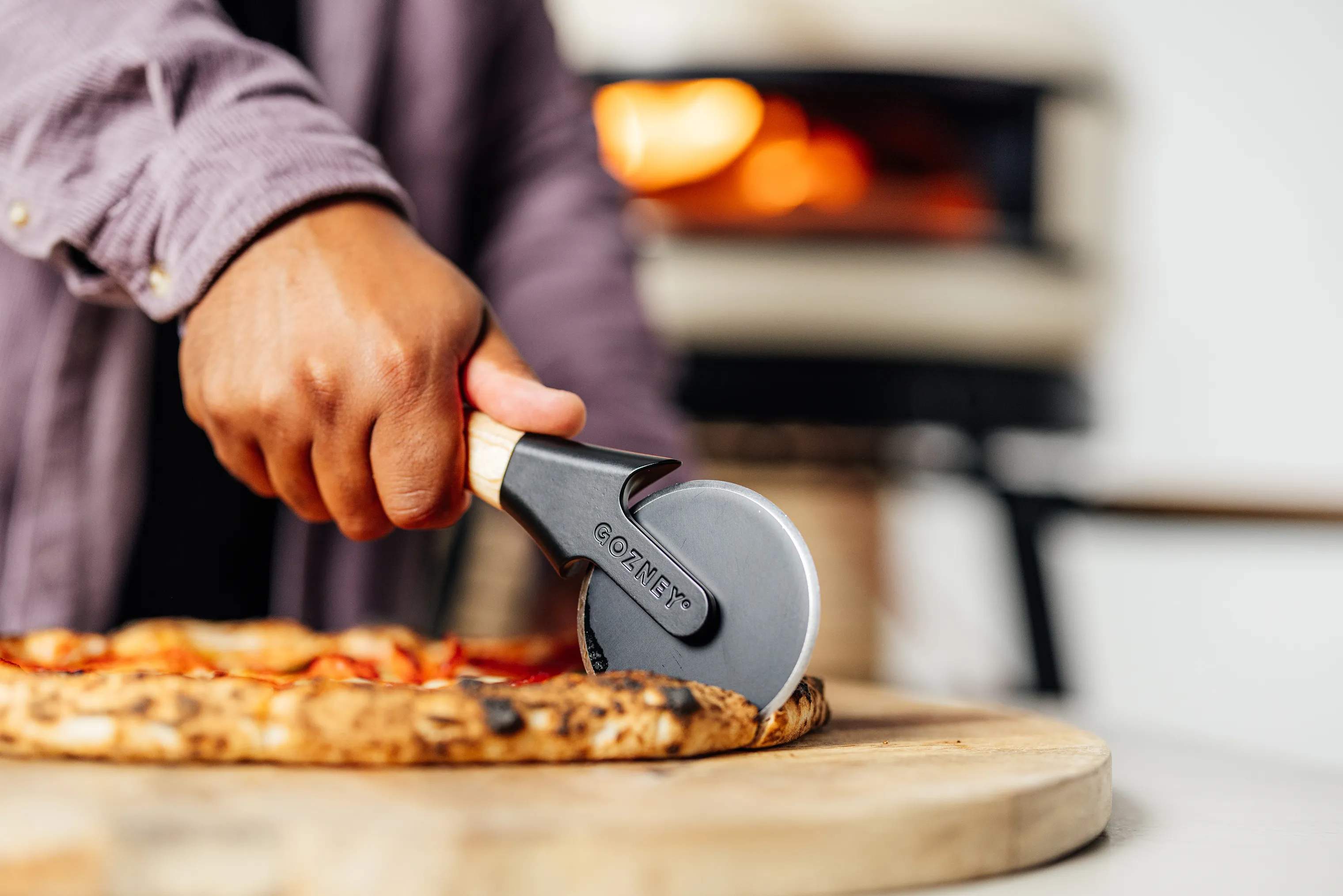 Gozney Pizzaskærere Pizzahjul i Sort/træ, 3