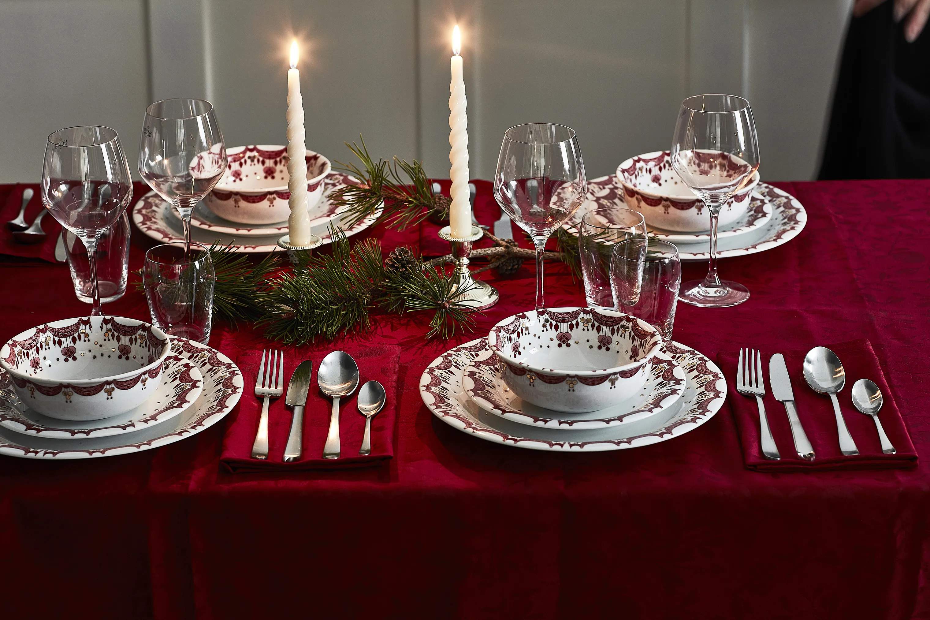 Casa Christmas Duge Mistletoe Mistelten Dug i Rød, 270 cm, 2