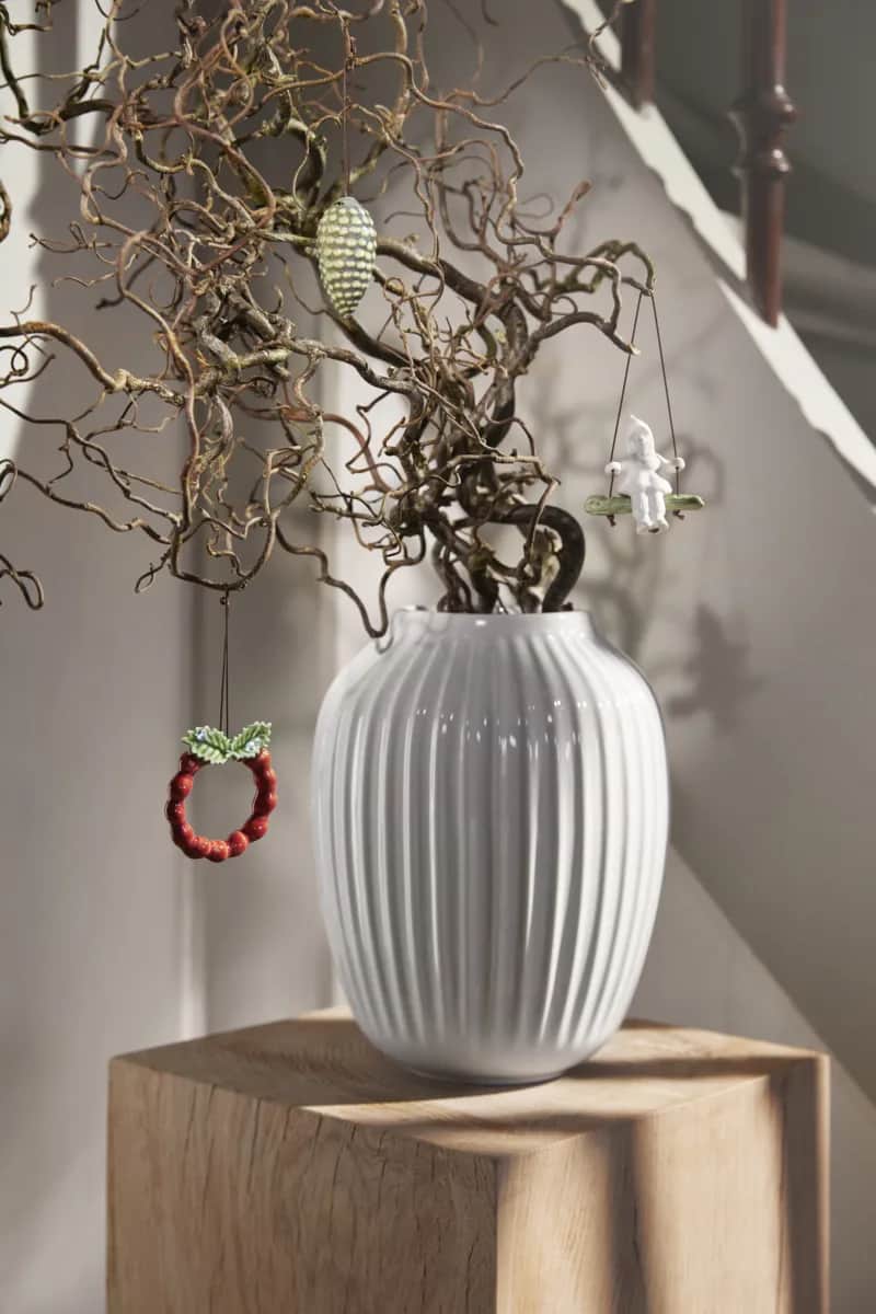 Kähler Juleophæng Christmas Tales Krans i Rød, 3