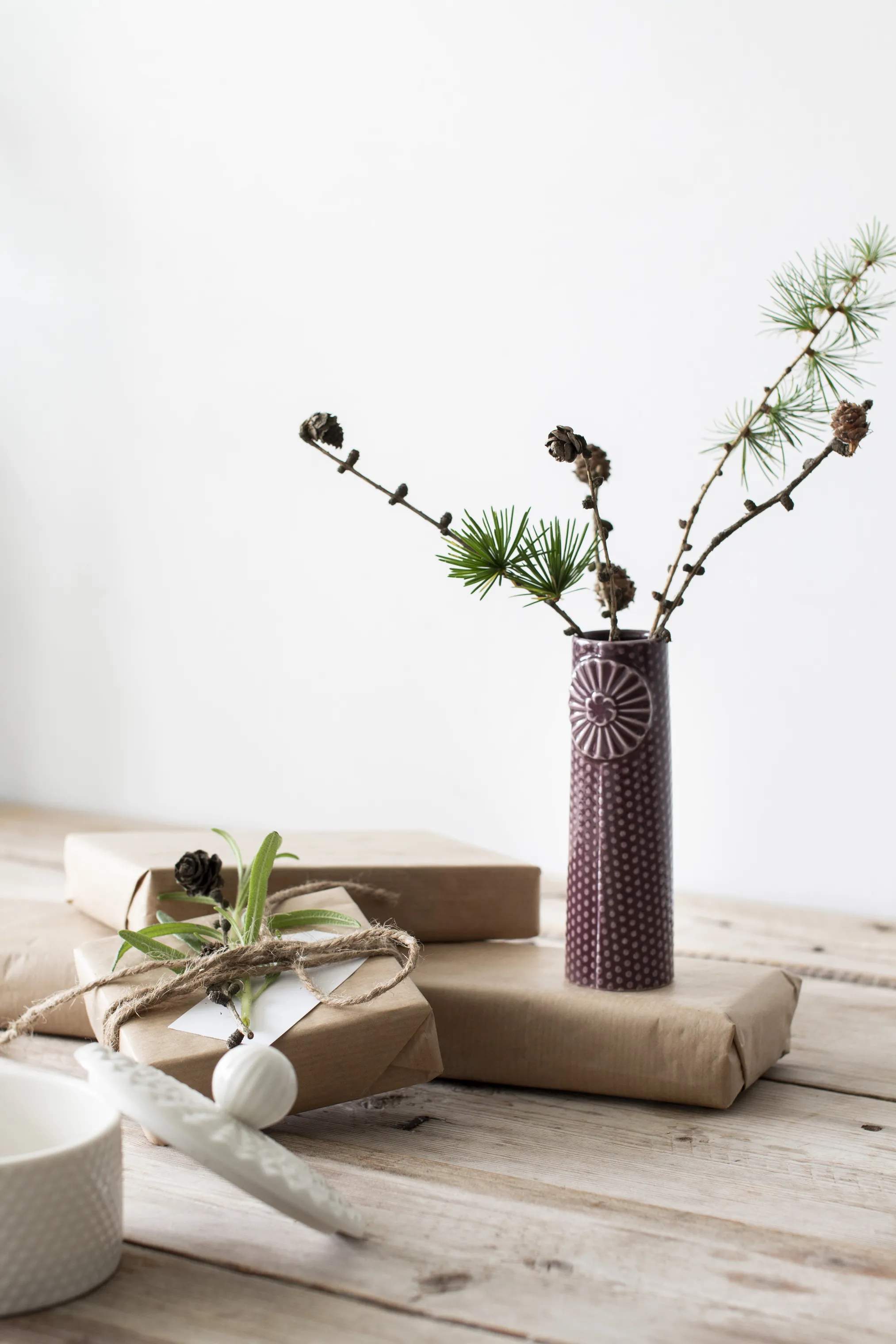 Dottir Vaser Pipanella Dot Vase i Aubergine, 12,5 cm, 2