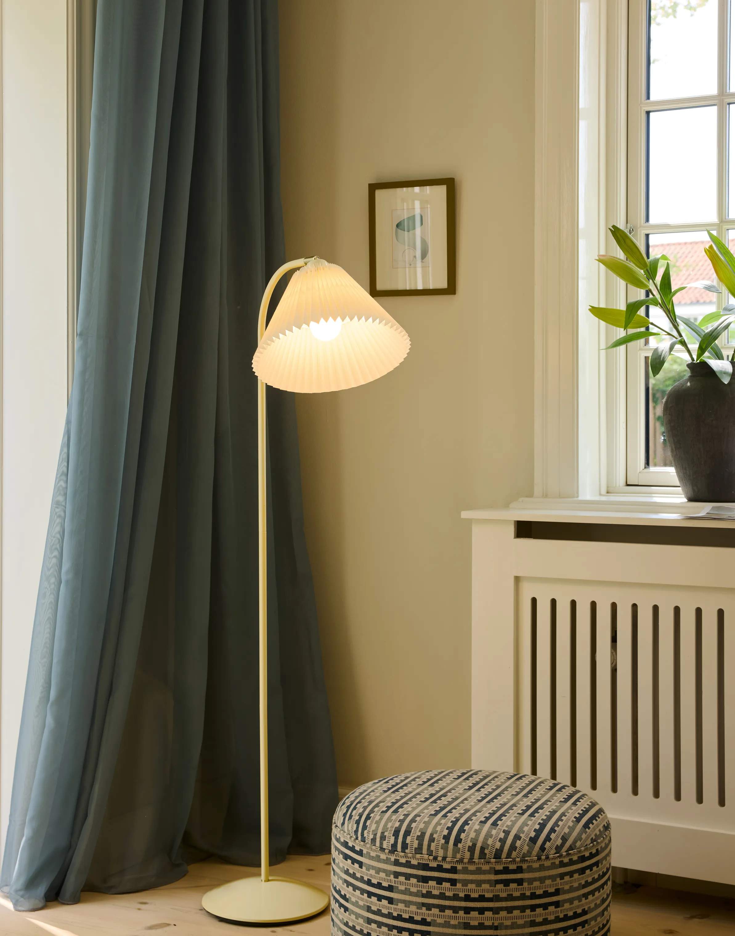 Halo Design Gulvlamper Medina Gulvlampe i Creme, 3