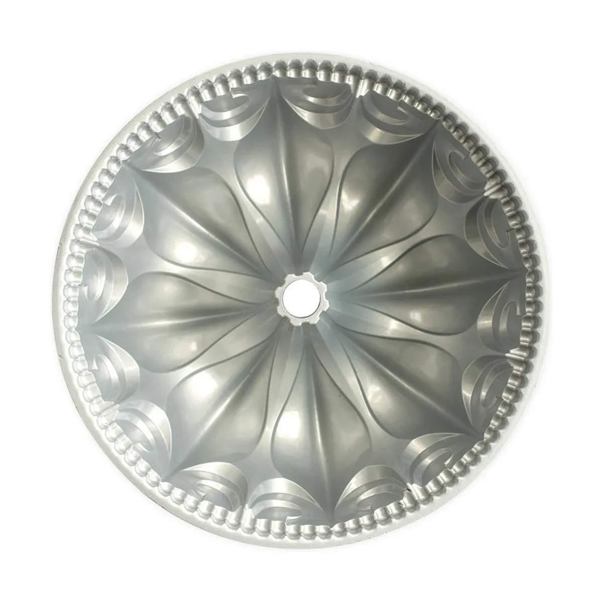 Nordic Ware Øvrige bageforme Fleur De Lis Bundt® Kageform i Gold, 4