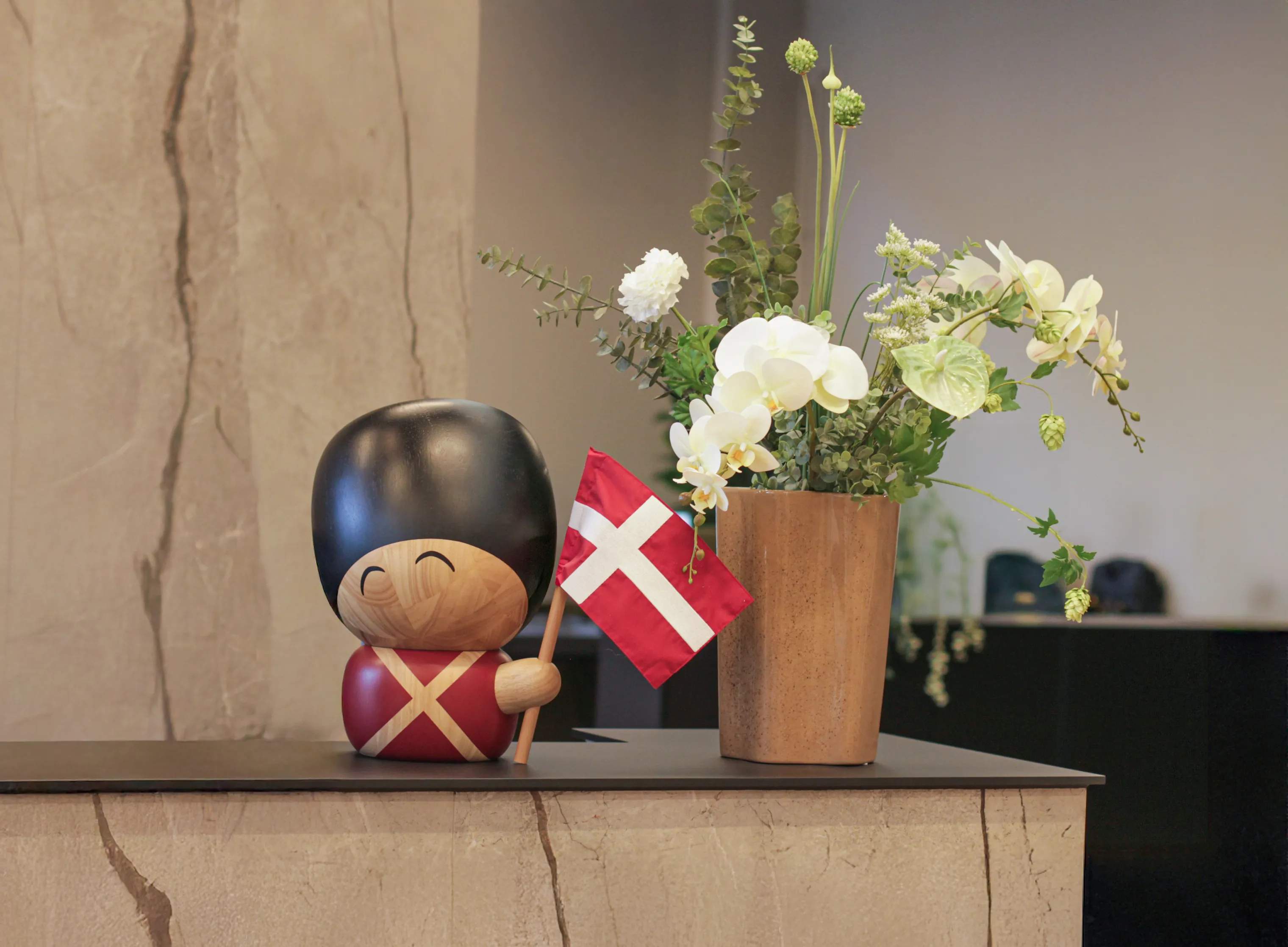 FableWood Øvrige figurer Garder med flag - Knud den Store i 38, 5