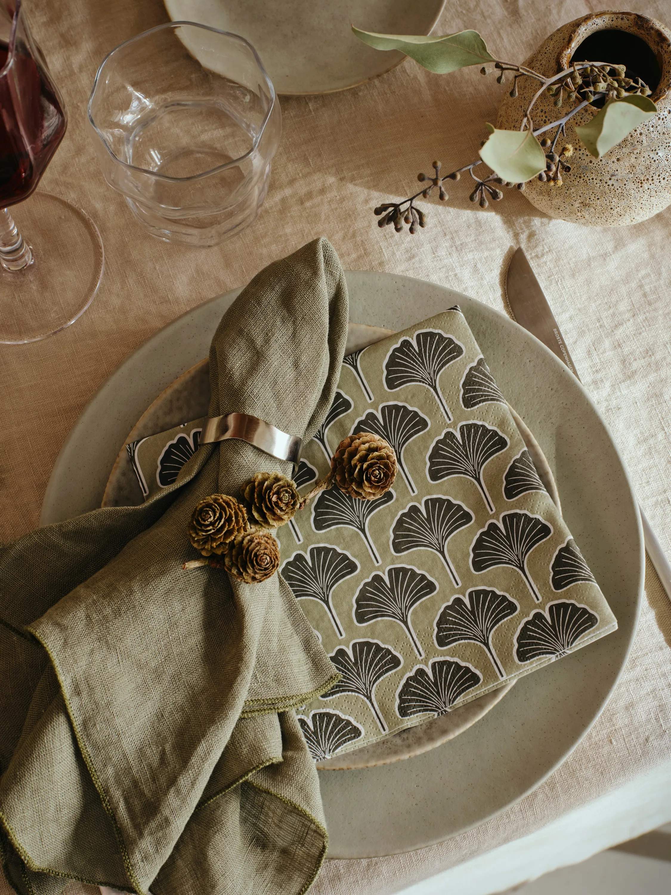 Broste Copenhagen Papirservietter Ginkgo Papirservietter - 20 stk. i Green, 2