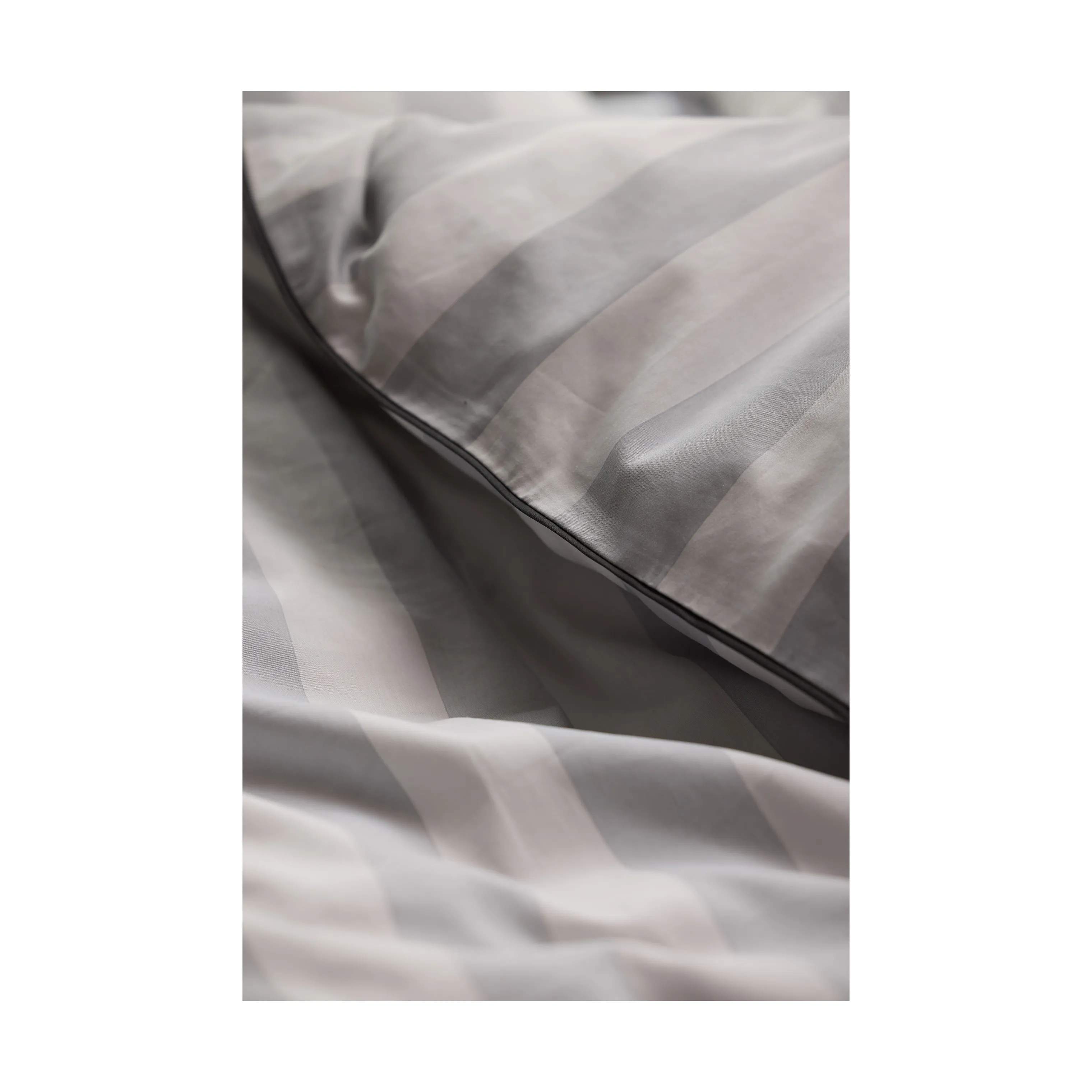 Södahl Sengetøj Ray Sengetøj i Cloud grey, B140 x L220 cm, 2