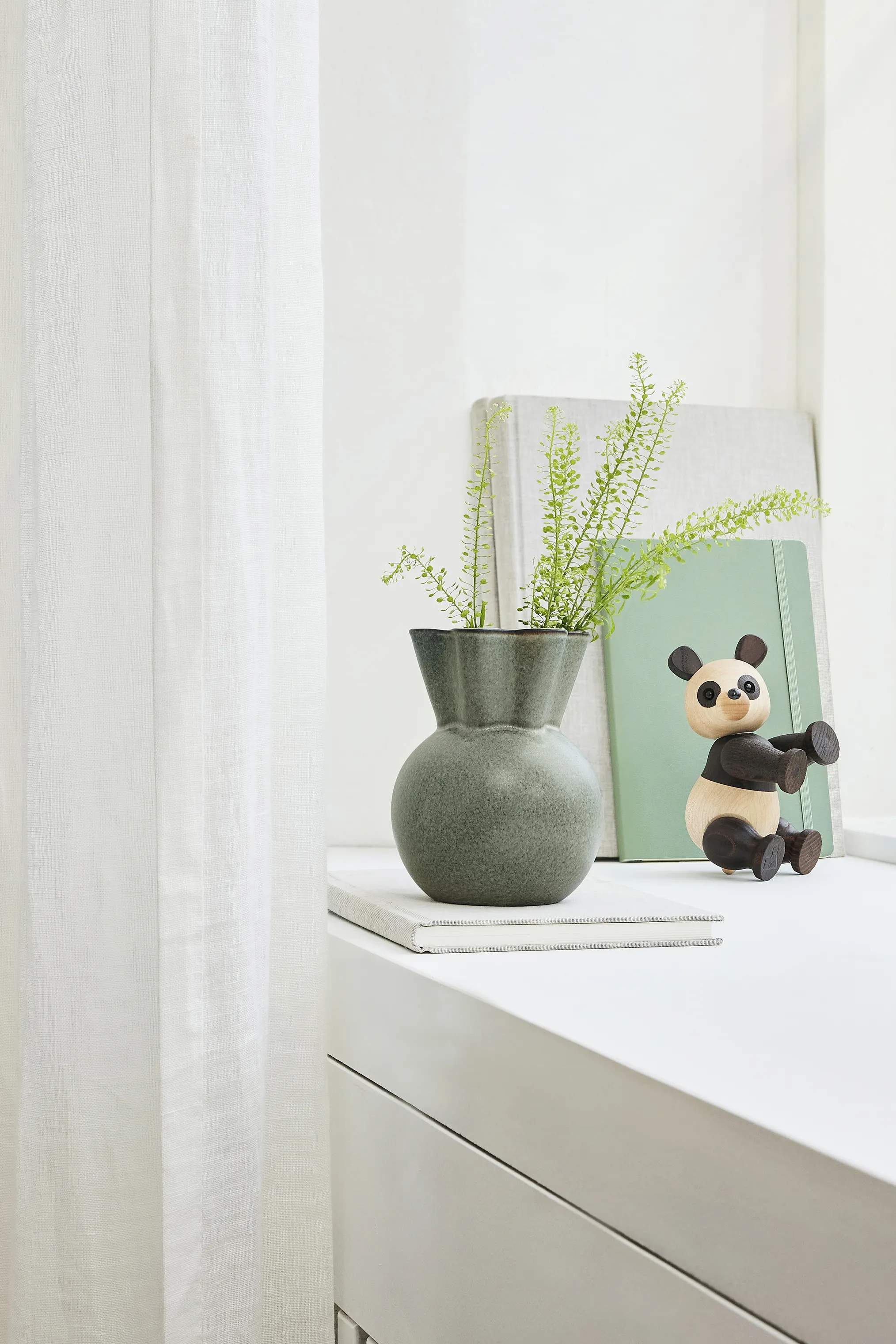 Spring Copenhagen Vaser Svungen Top Vase i Støvet grøn, 14 cm, 2