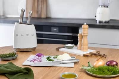 Smeg Knivblokke med knive 50's Style Knivbloksæt - 7 dele i Hvid, 2
