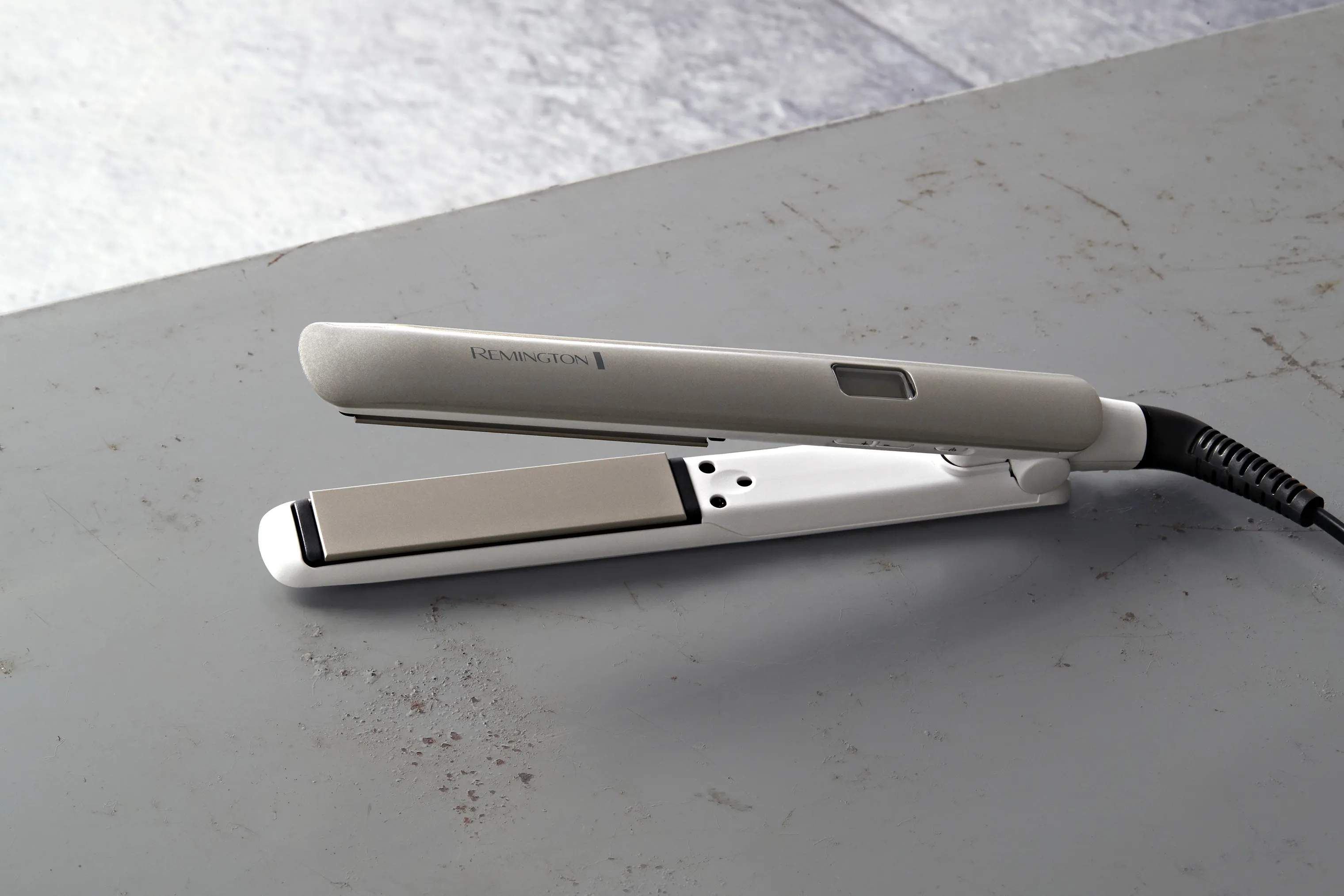 Remington Glattejern Hydraluxe Glattejern i Beige, 2