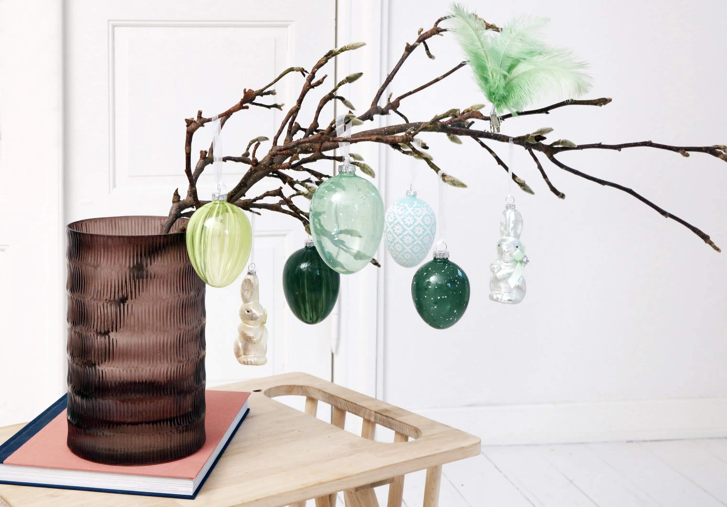 CASA Living Påskeæg og ophæng Påske 2020 Glaskanin i Lysegrøn, 12,5 cm, 2