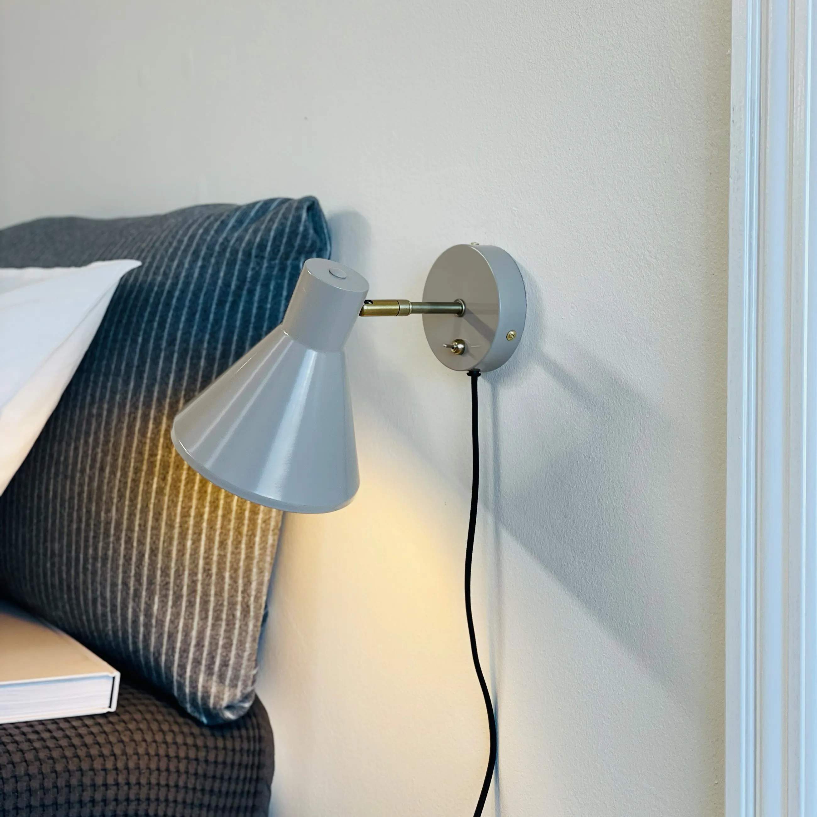 Dyberg Larsen Væglamper Sleep Væglampe i Brun, 2
