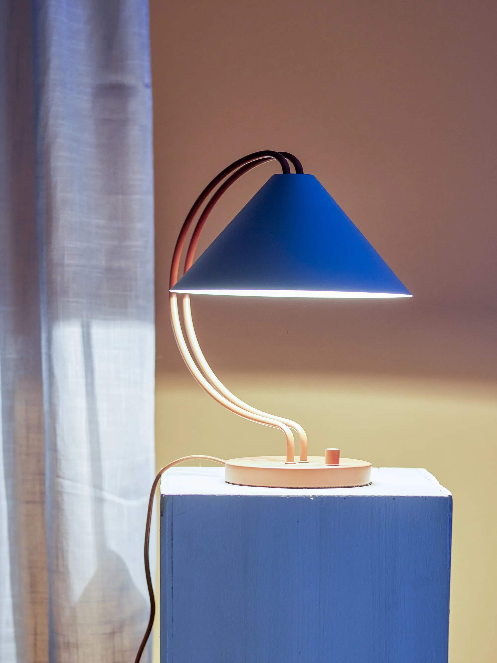 Janya Bordlampe, rød, large
