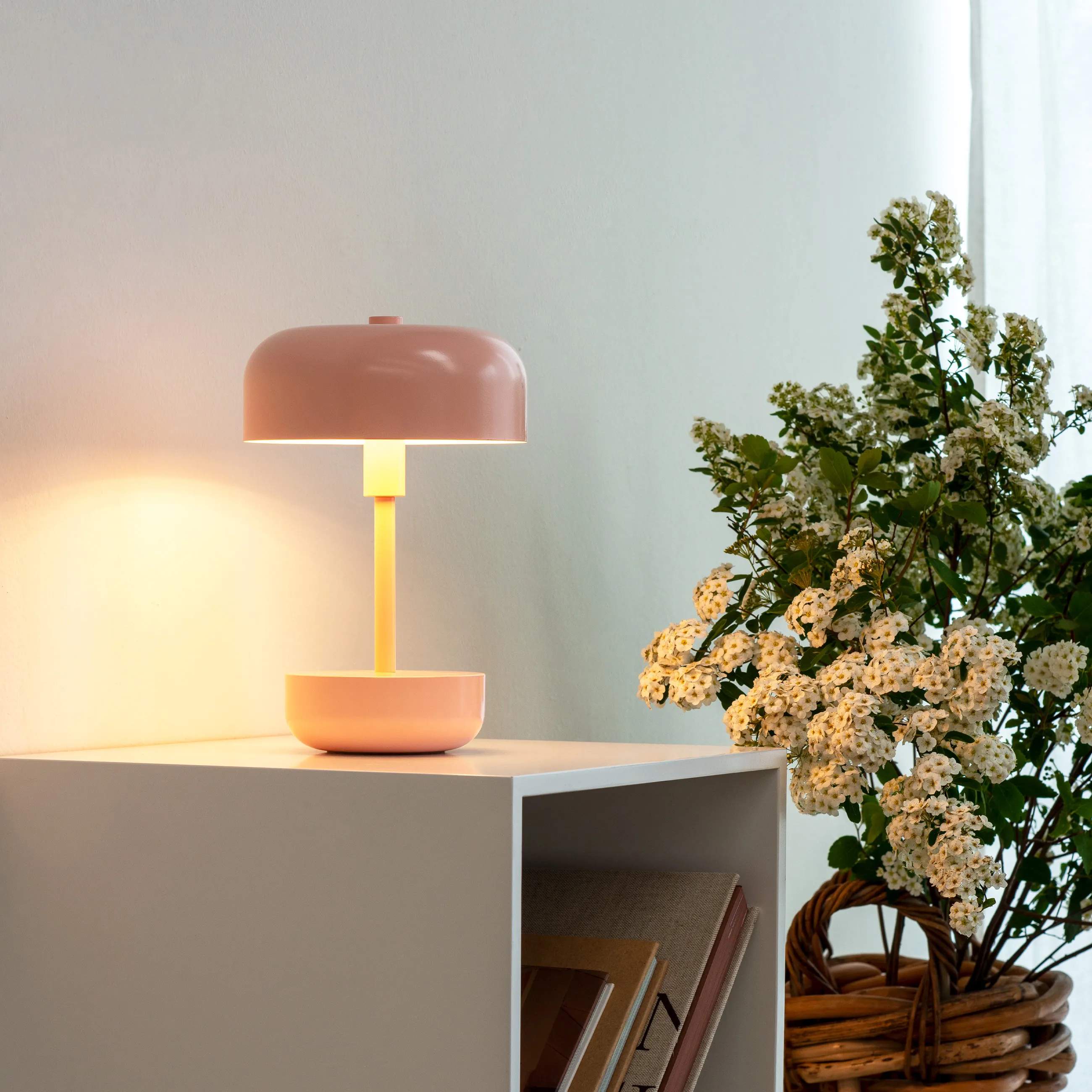 Dyberg Larsen Bordlamper Haipot Genopladelig Bordlampe i Lyserød, 2