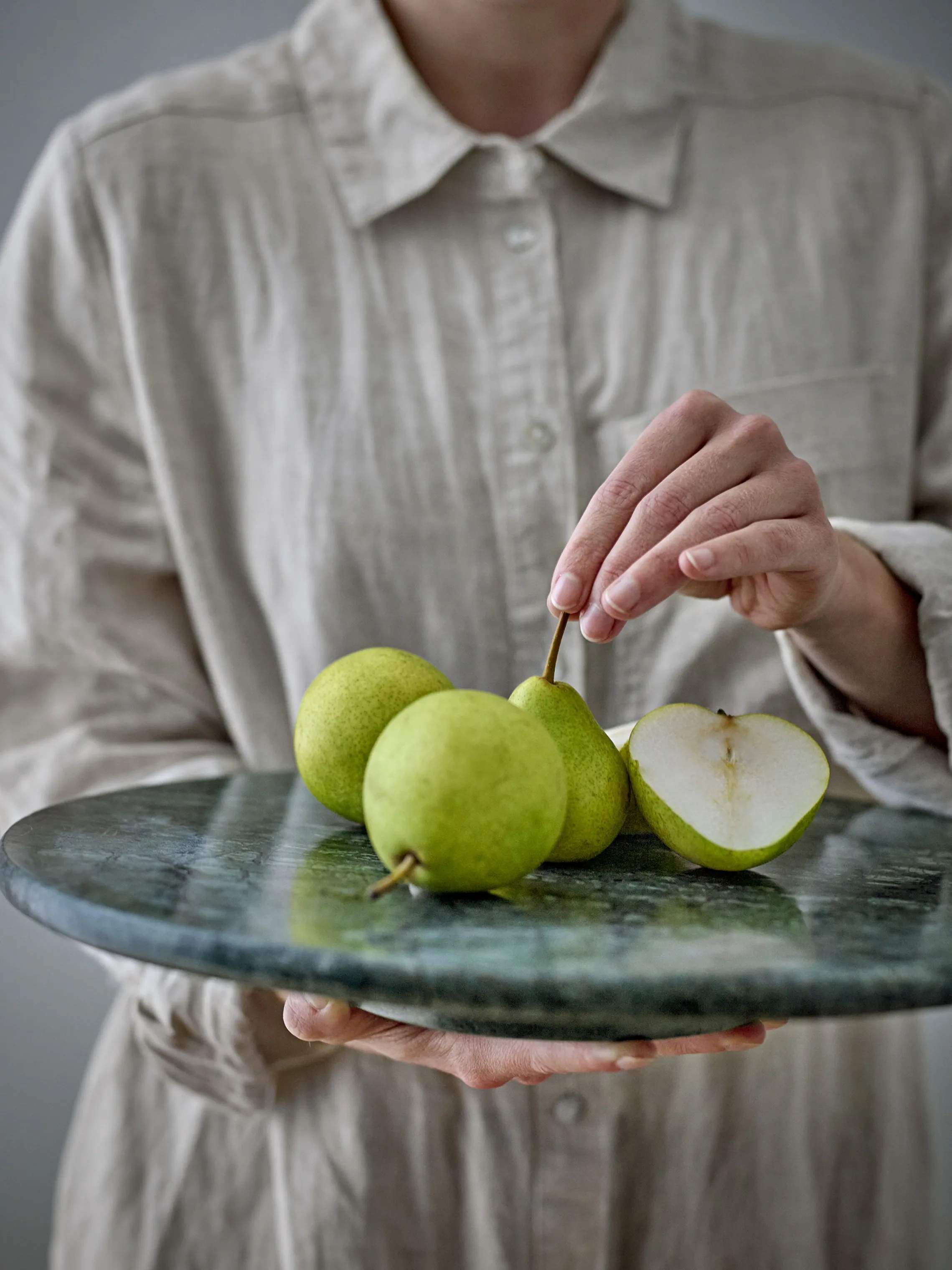 Bloomingville Serveringsfade Nuni Fad på drejefod i Grøn, 3
