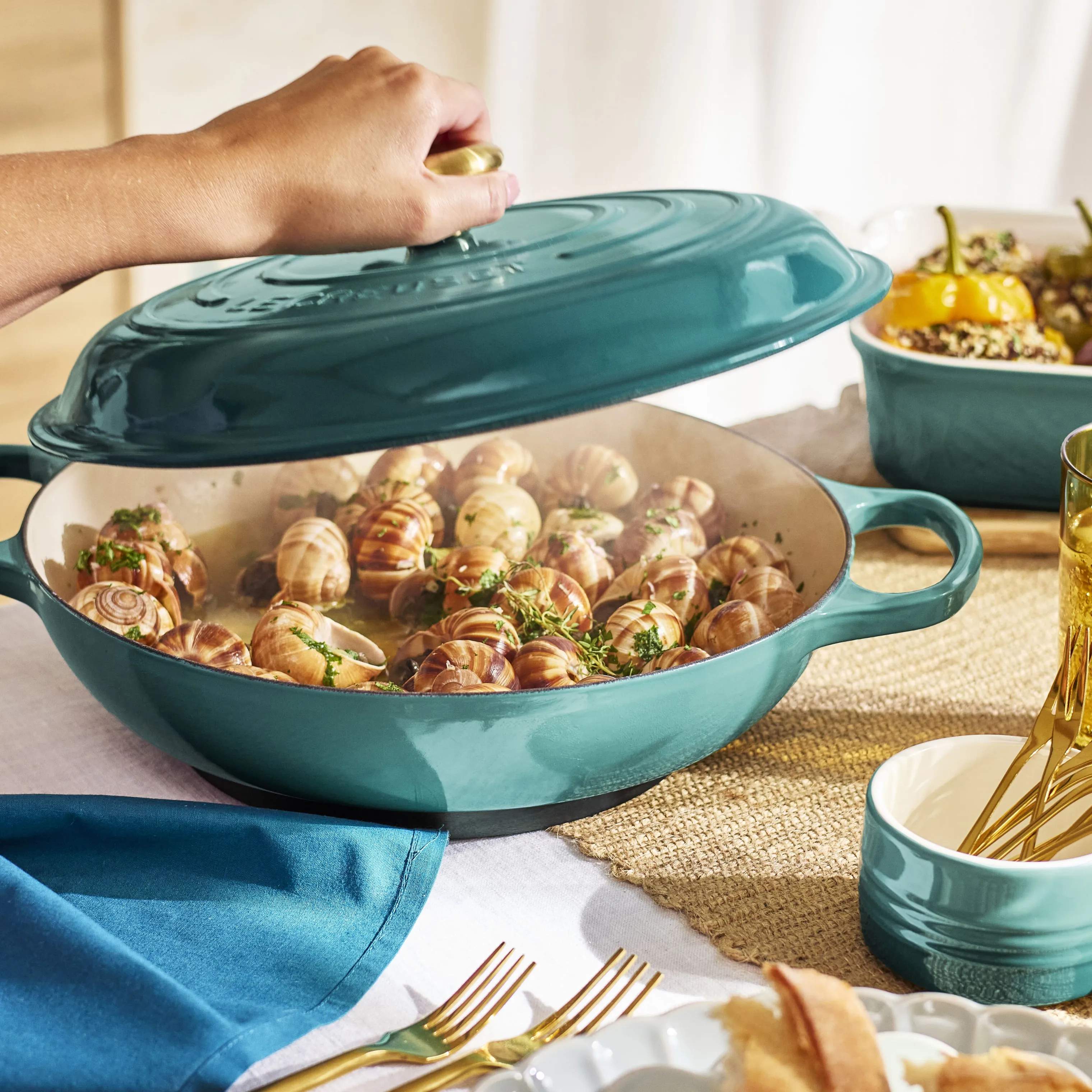 Le Creuset Gryder Signature Buffetgryde i Bleu Riviera, 3.5 L, 2