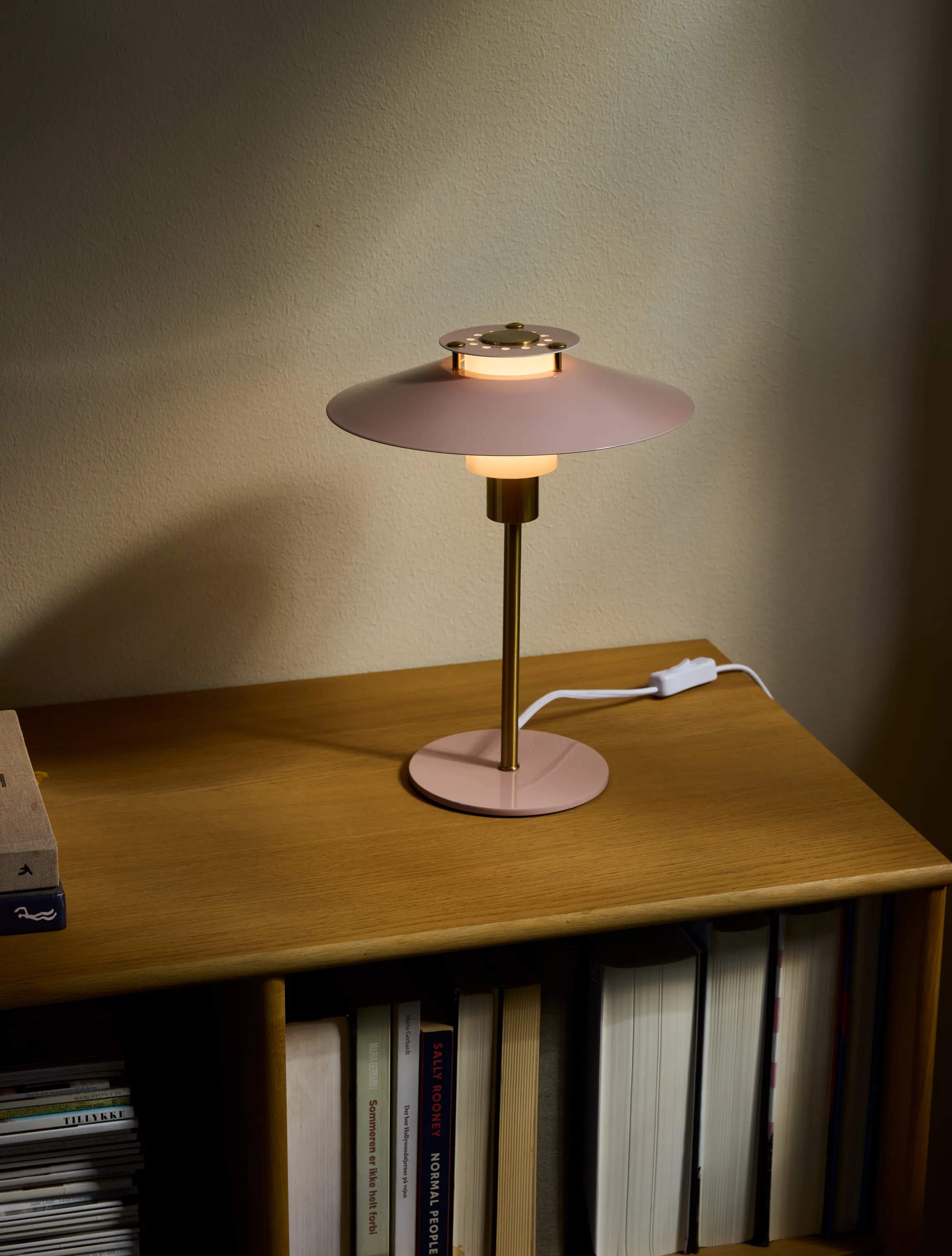 Halo Design Bordlamper Rivoli Bordlampe i Rosa, 2