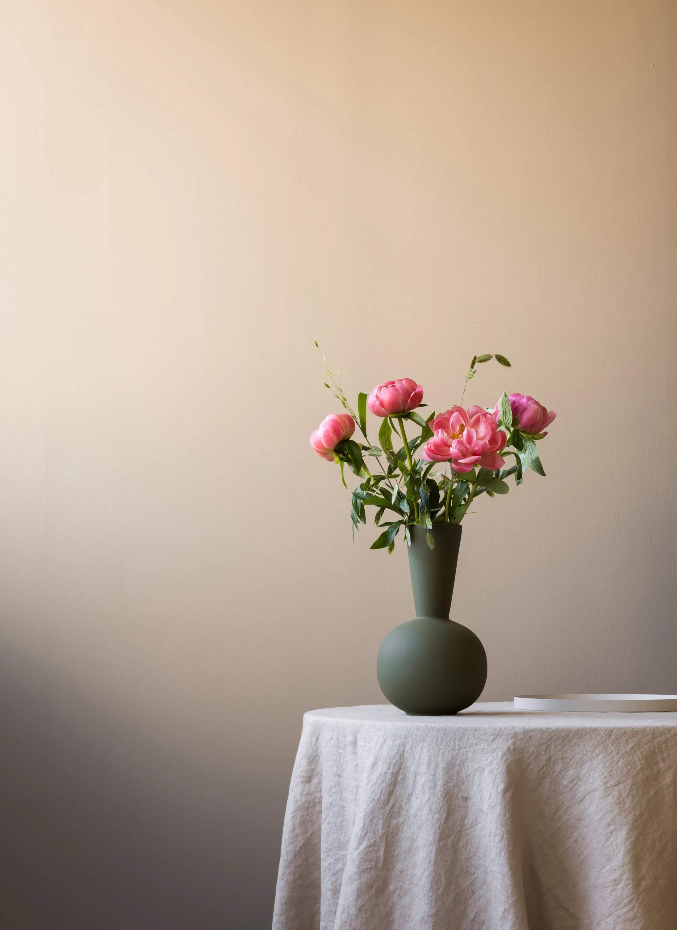 Cooee Vaser Trumpet Vase i Oliven, 2