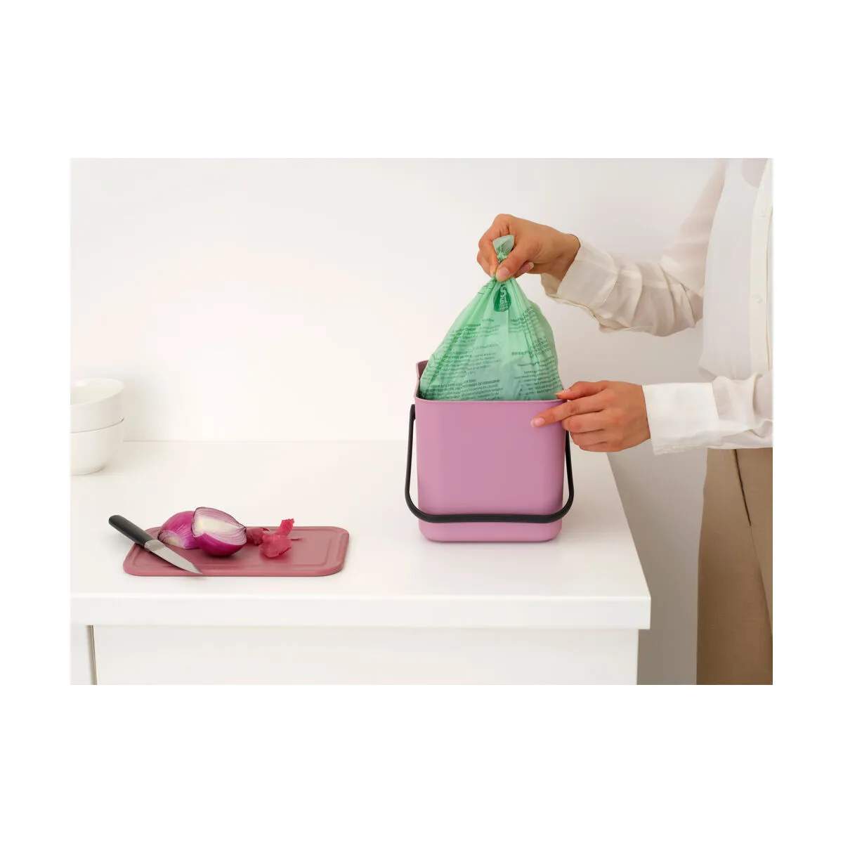 Brabantia Spande uden pedal Sort & Go Affaldsspand i Lilac Pink, 6 L, 4