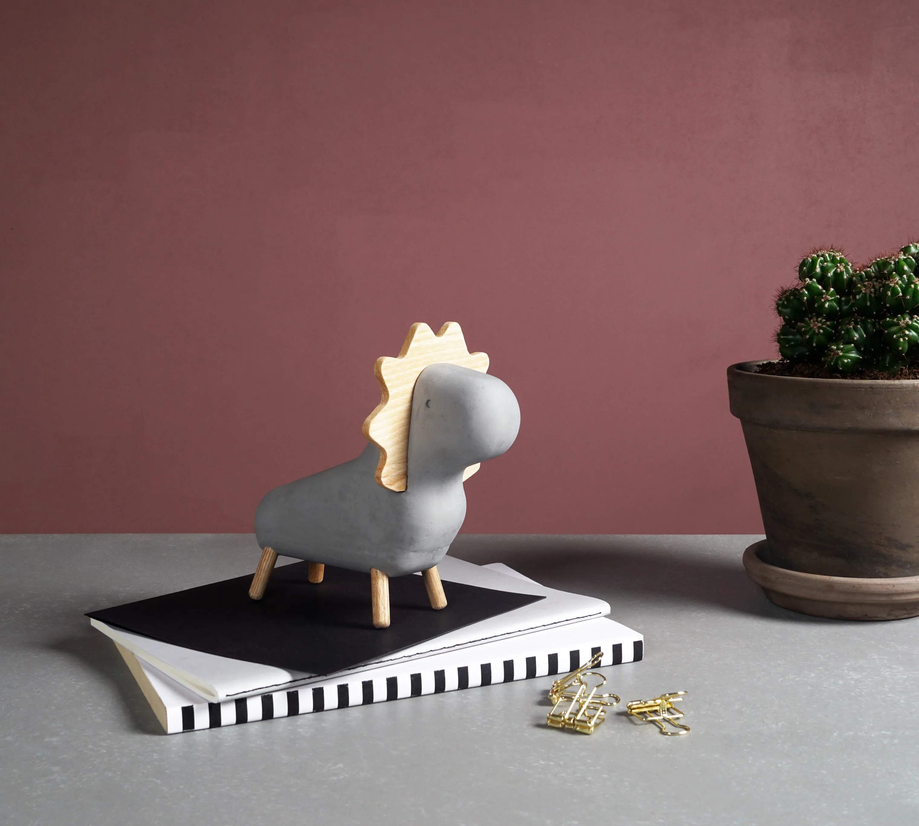 KORRIDOR Dyrefigurer Concrete Animals Figur Løve i 14,5 cm, 2