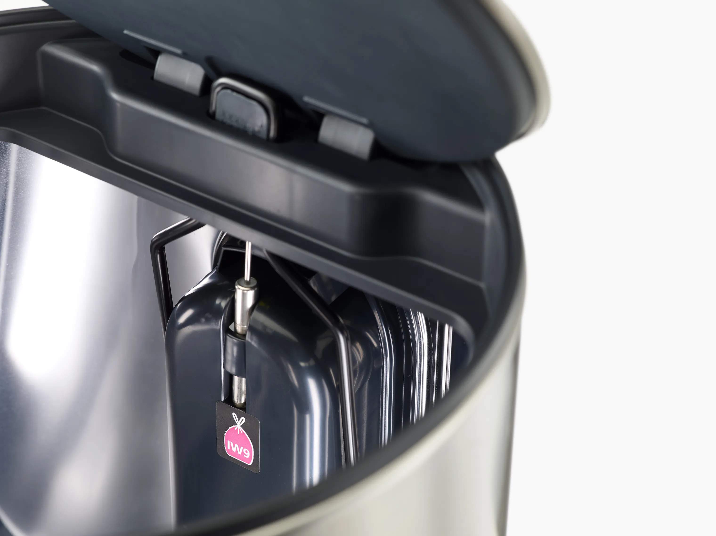 Joseph Joseph Pedalspande Arc  Affaldsspand i Stainless Steel, 10 L, 2
