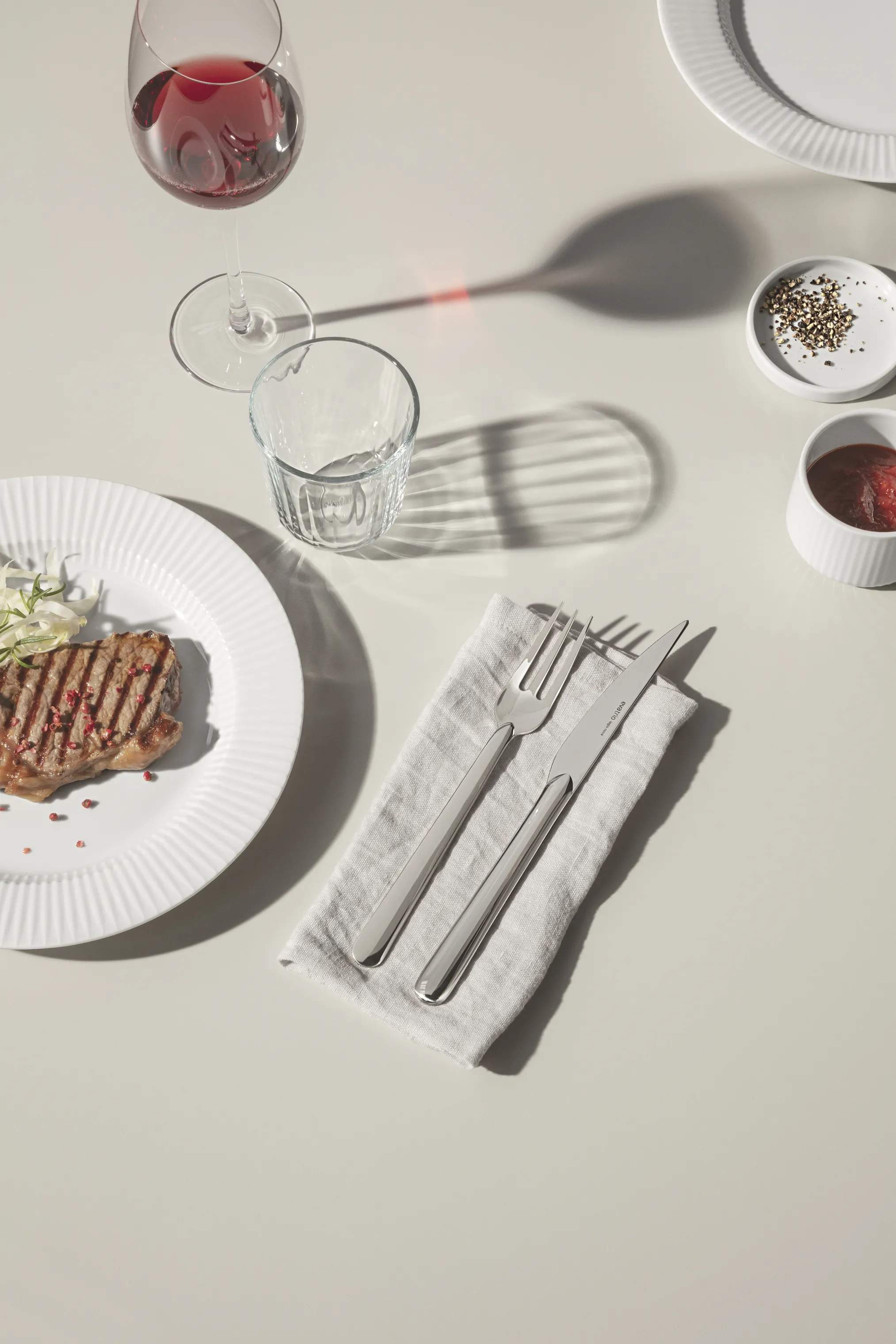 Eva Trio Bestiksæt Legio Nova Grillbestik - 8 dele i Blank stål, 8 stk., 2