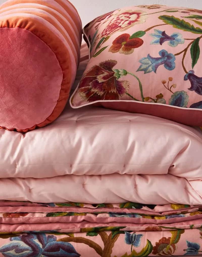 Essenza Pyntepuder Bell Pyntepude i Summer mauve, 2