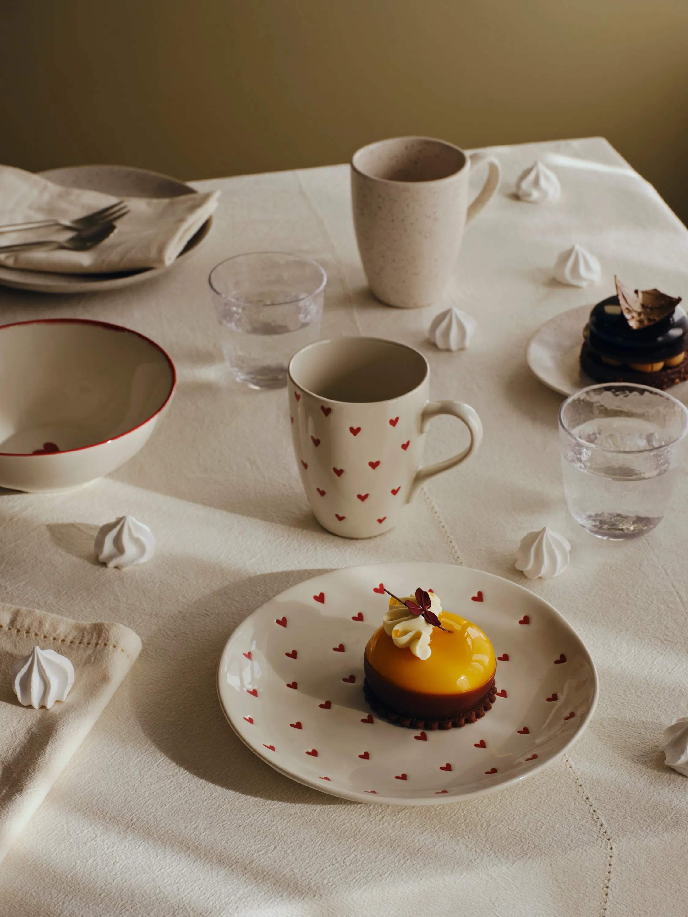 Broste Copenhagen Serveringsskåle Amor Skål i cream, 2