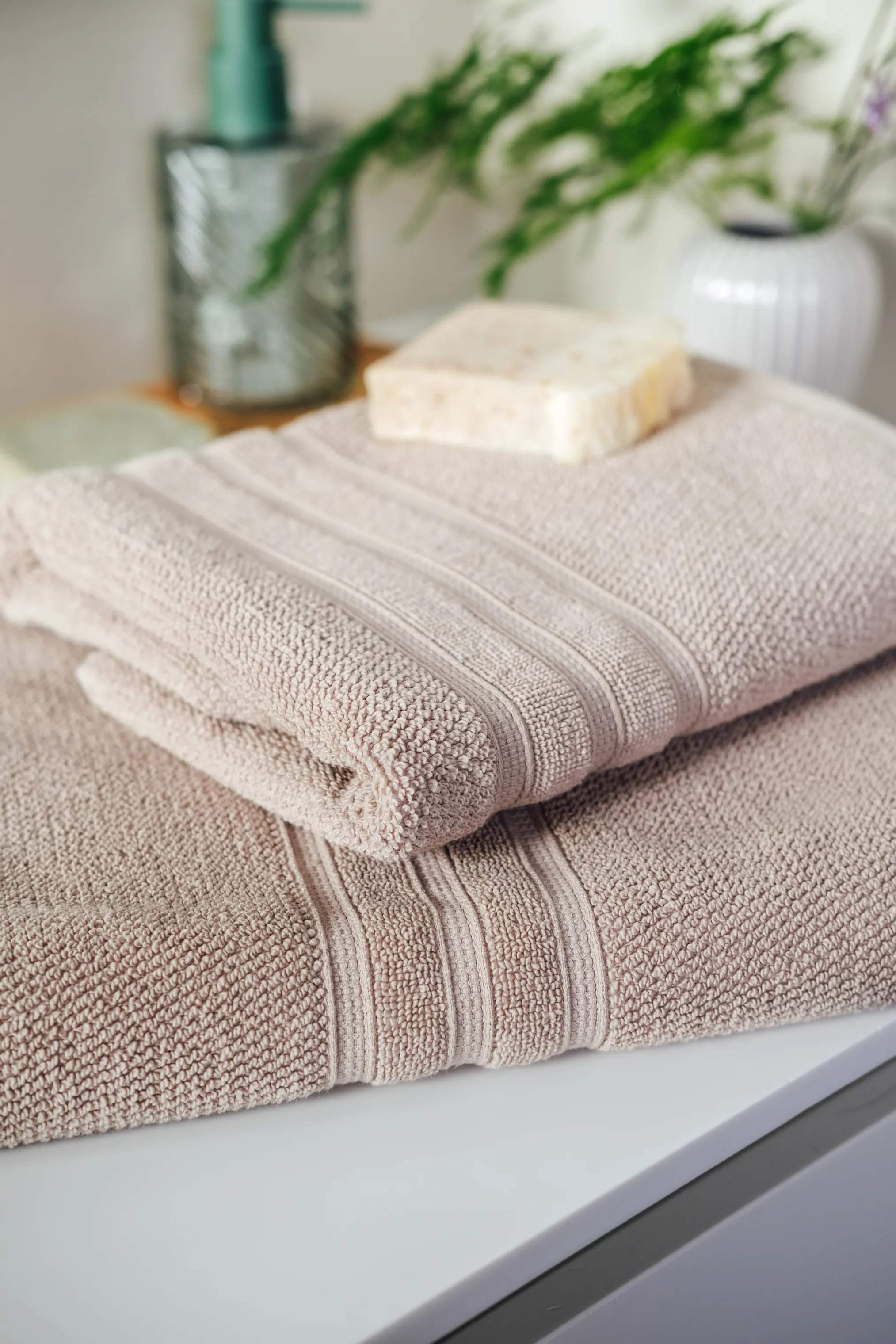 CASA Living Håndklæder Balance Håndklæde i Taupe, B50 x L100 cm, 3