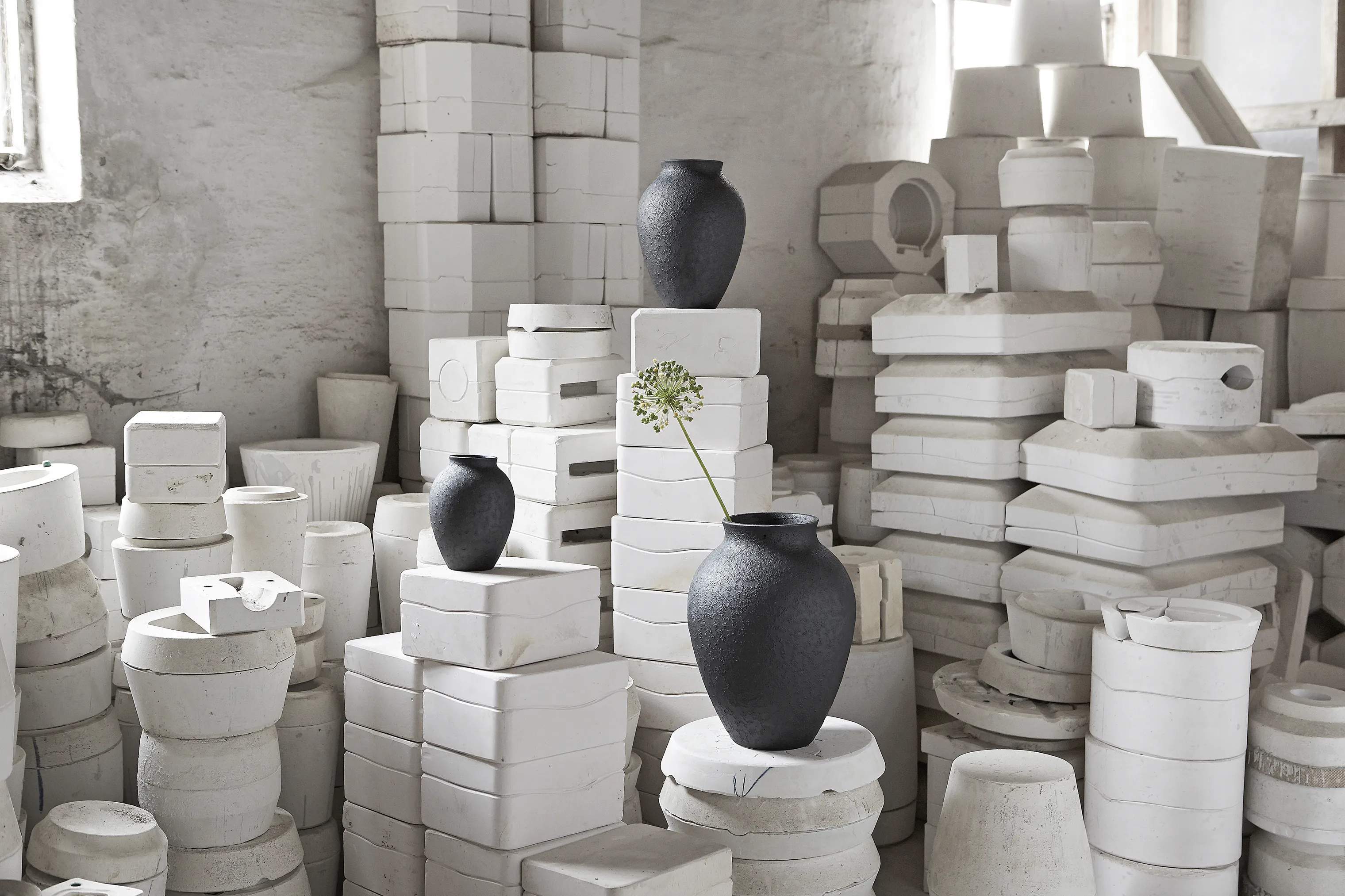 Knabstrup Keramik Vaser Vase i Sort, 20 cm, 3