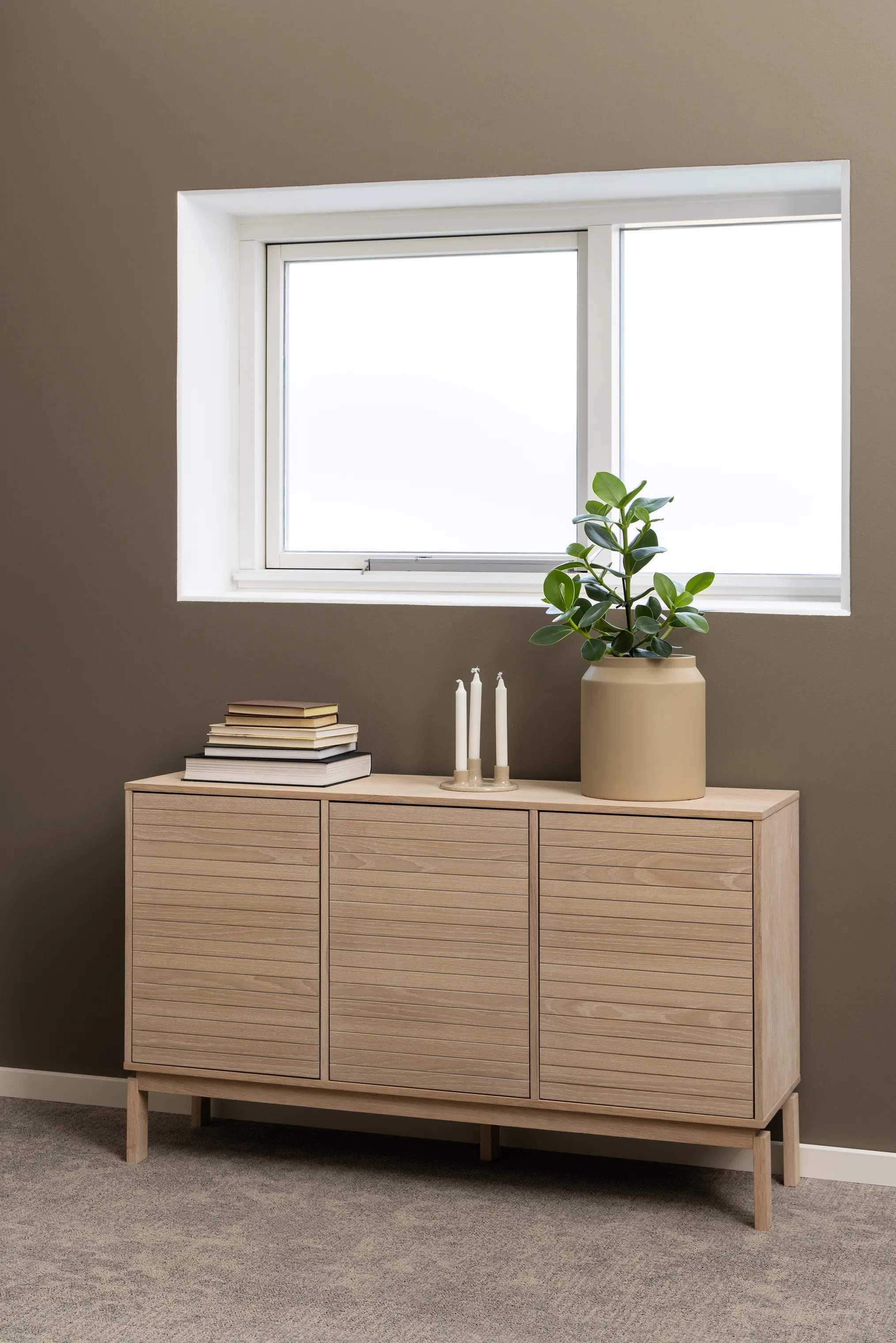 CASA Living Skabe Linley Skænk i Hvidpigmenteret, H80 x B135,4 cm, 2