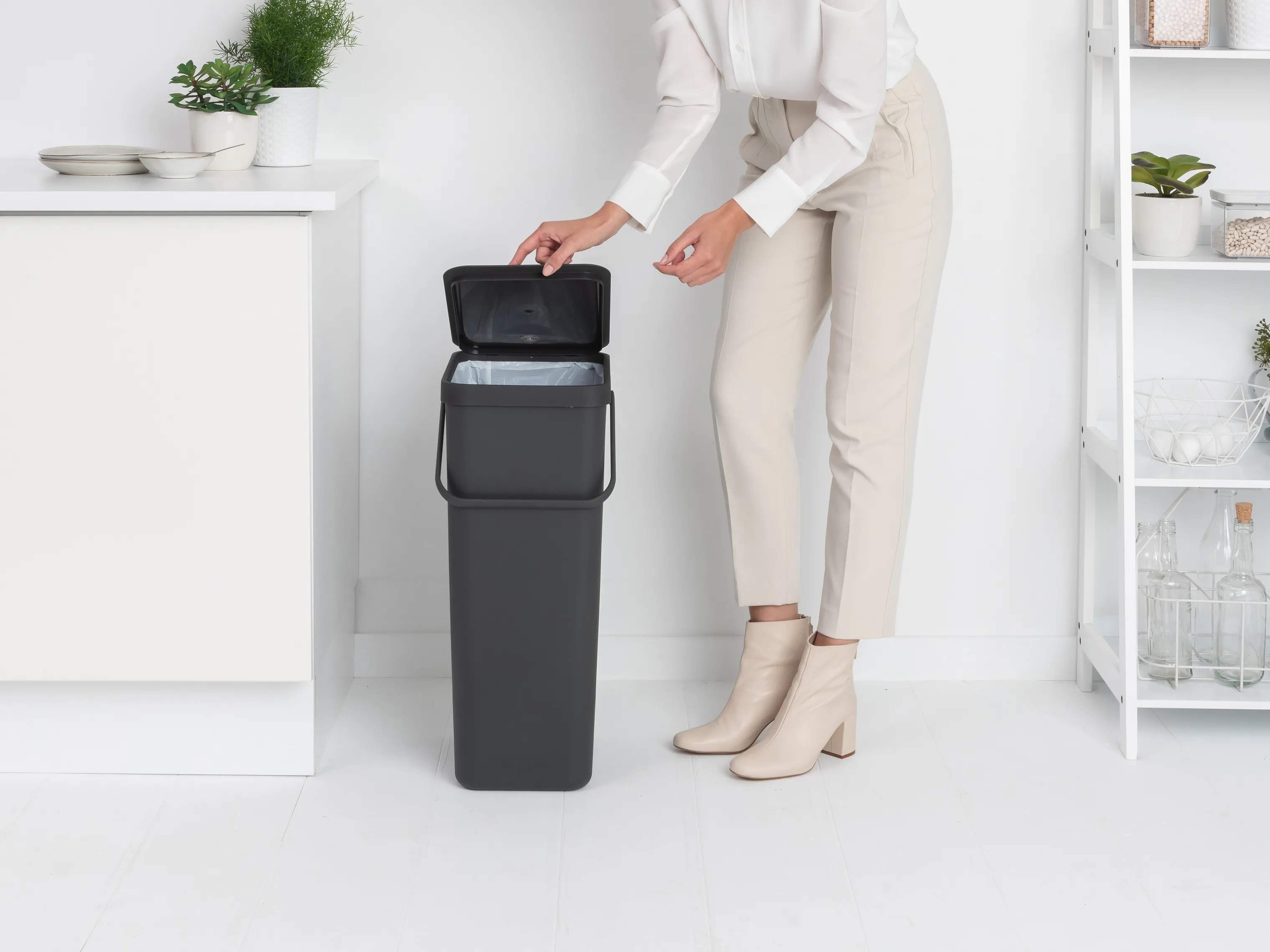 Brabantia Spande uden pedal Sort & Go Affaldsspand i Grå, 40 L, 3