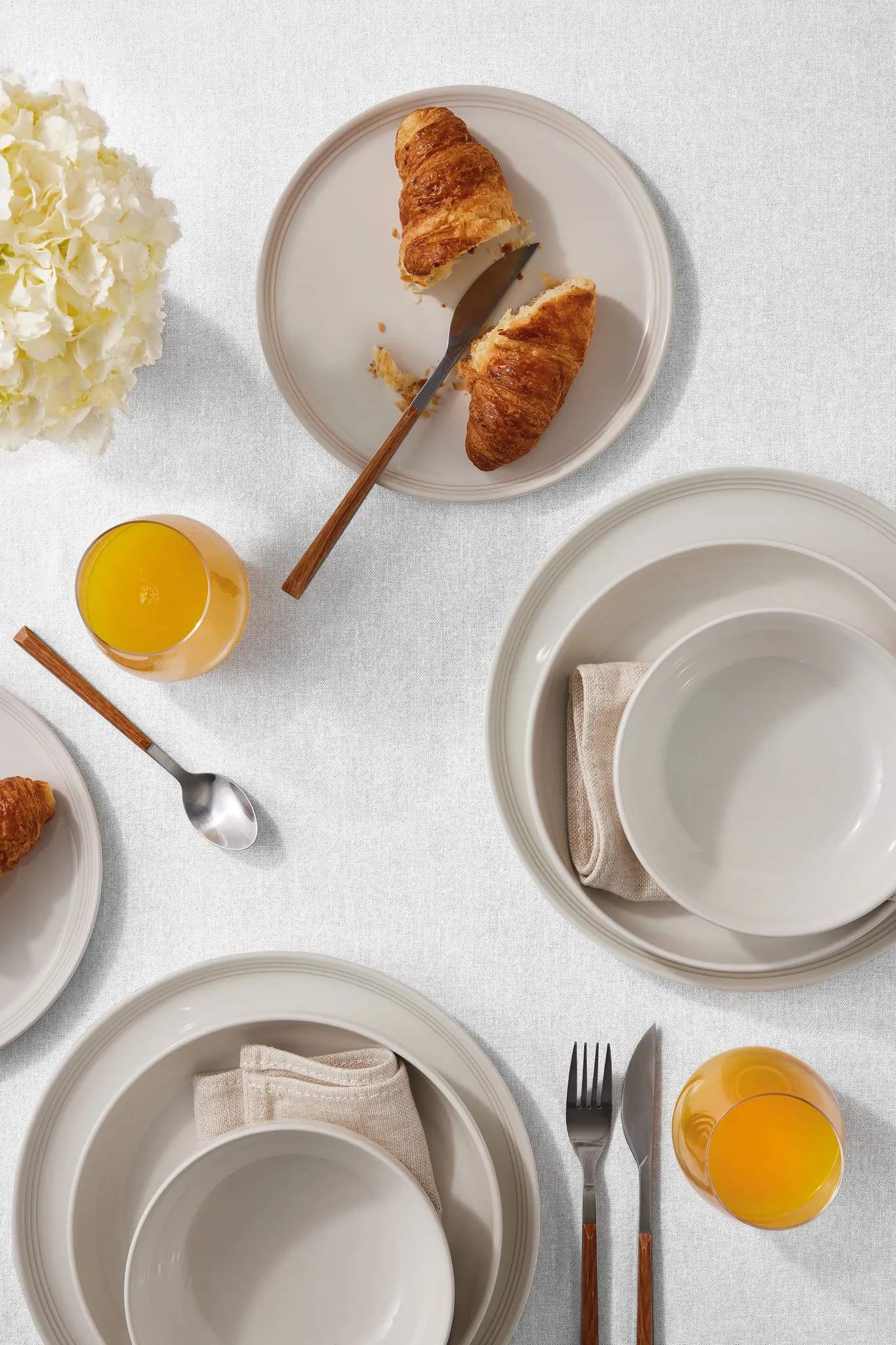 Le Creuset Frokosttallerkener Coupe Collection Coupe Frokosttallerken i White, 22 cm, 2
