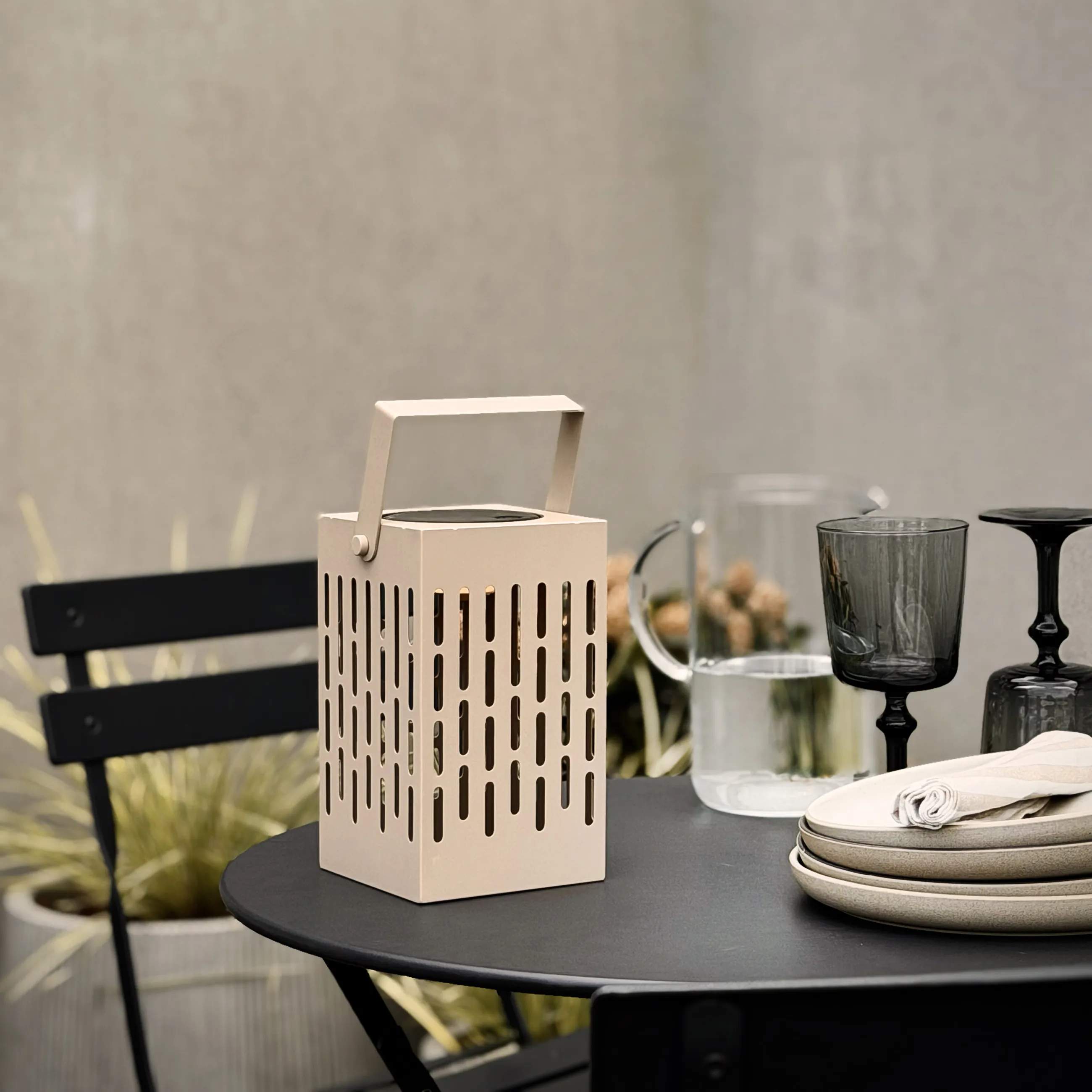 Dyberg Larsen Lanterner Luma Udendørs Solar Lanterne i Beige, 2