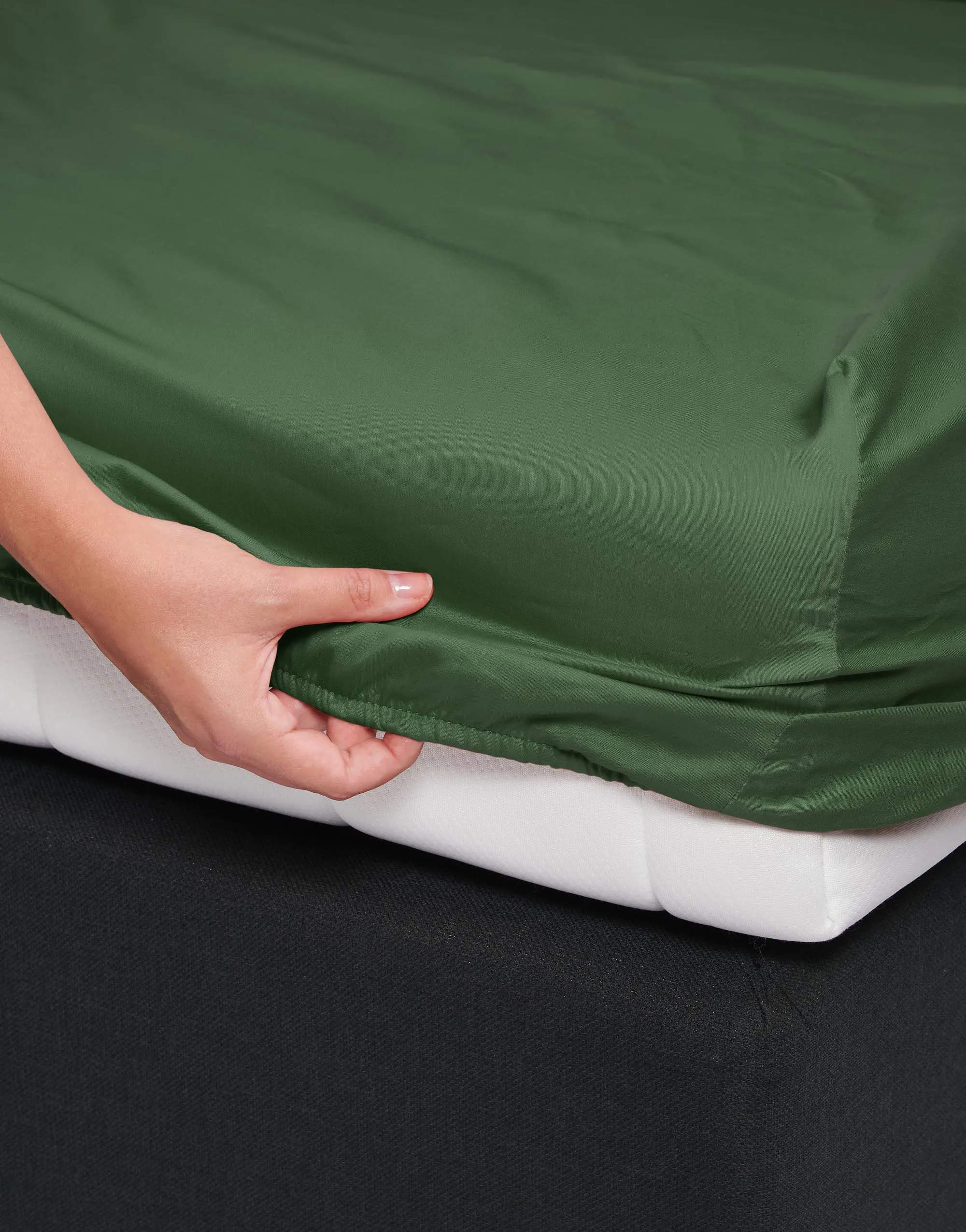 Essenza Lagner Satin Boxlagen i Mosgrøn, B180 x L200 cm, 2