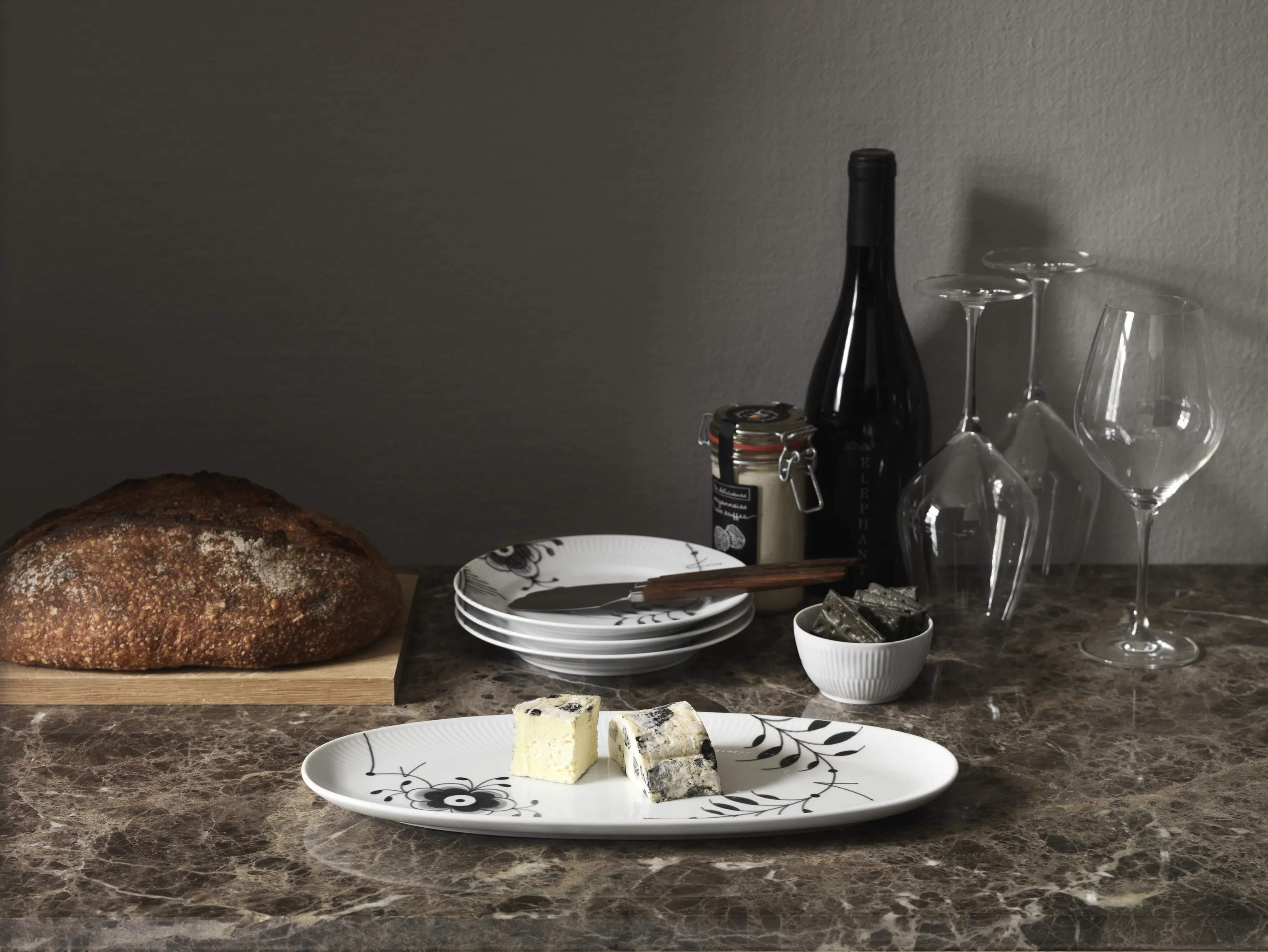 Royal Copenhagen Serveringsfade Sort Mega Riflet Fad i L 37 cm, 37 cm, 2