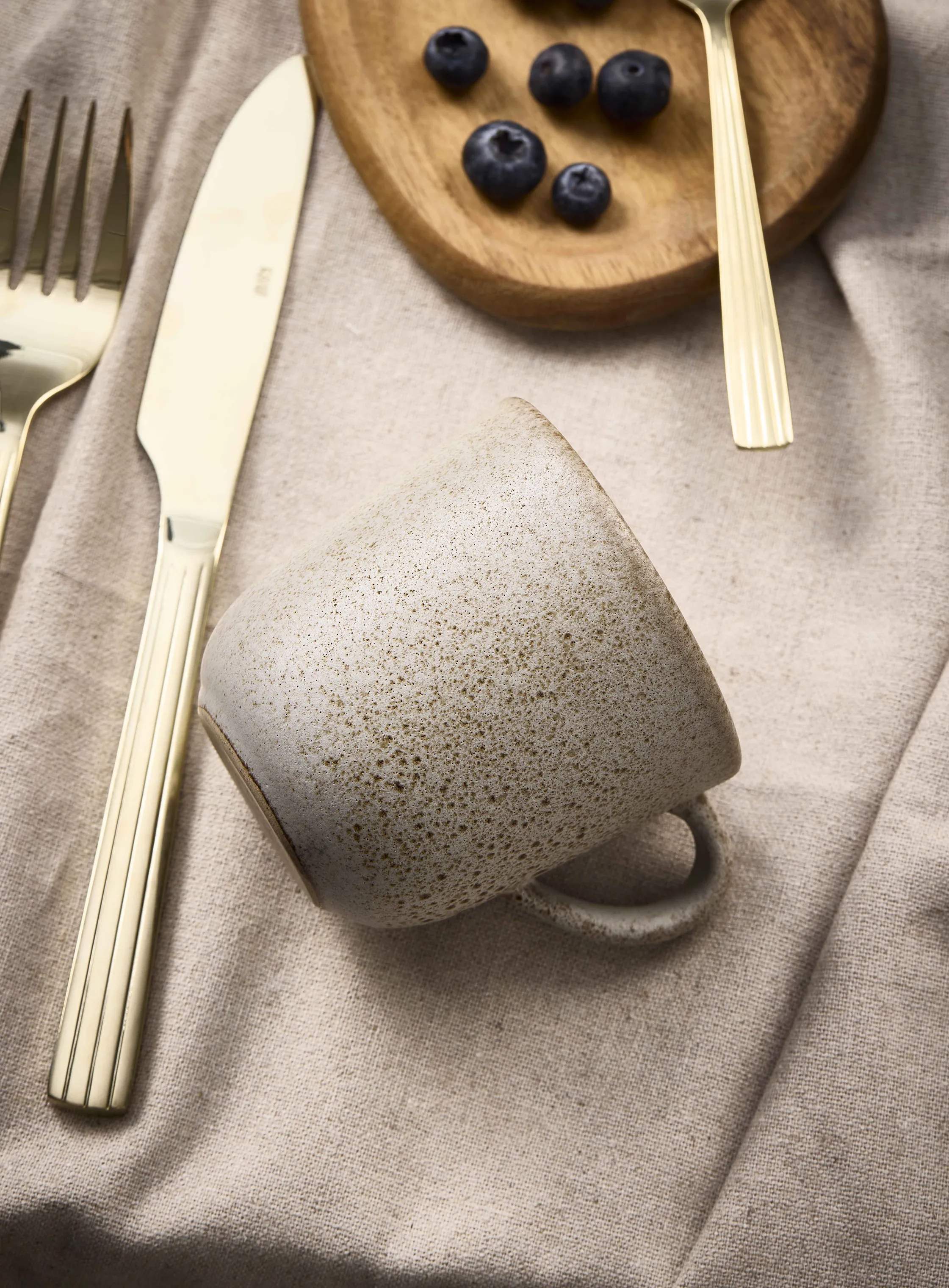 RAW by Aida Krus og kopper med hank Kaffekop i Beige, 2