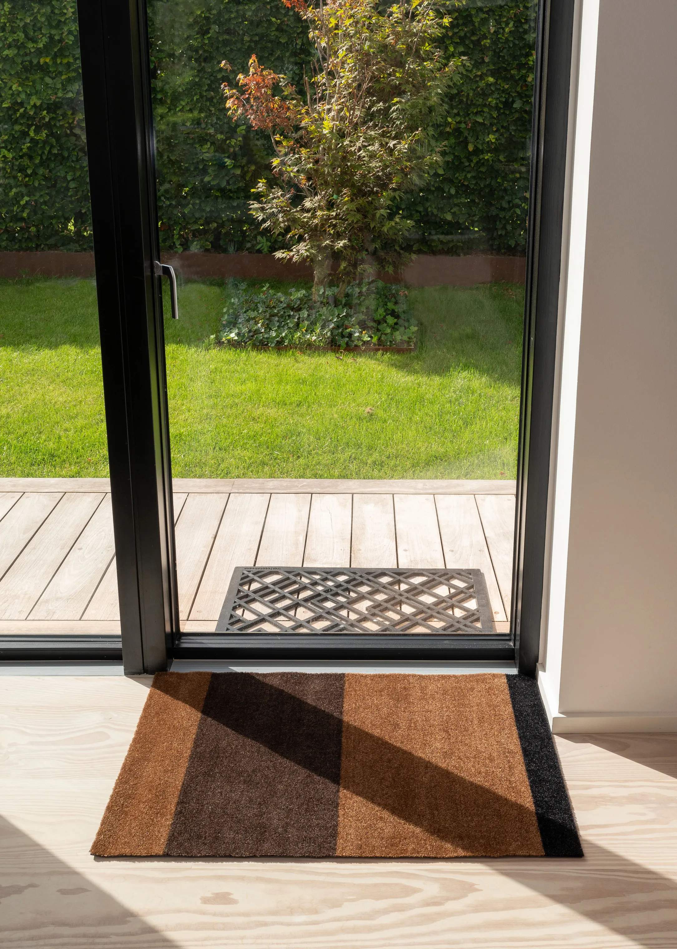 Tica Copenhagen Dørmåtter Stripes Horisontal Gulvmåtte i brun/cognac/sort, B60 x L90 cm, 3