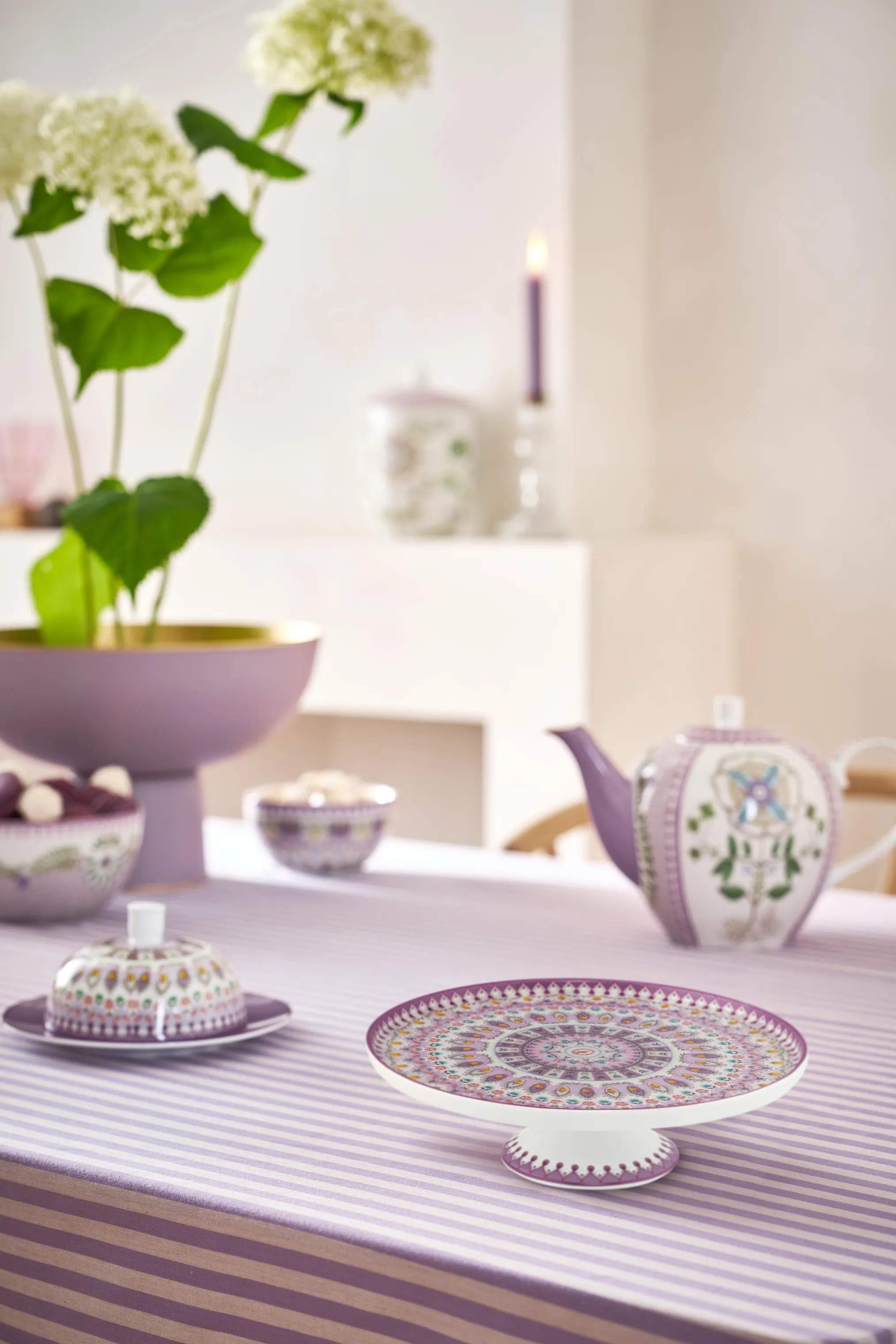 PIP Studio Serveringsfade Lily & Lotus Fad på fod i Lilac, 2