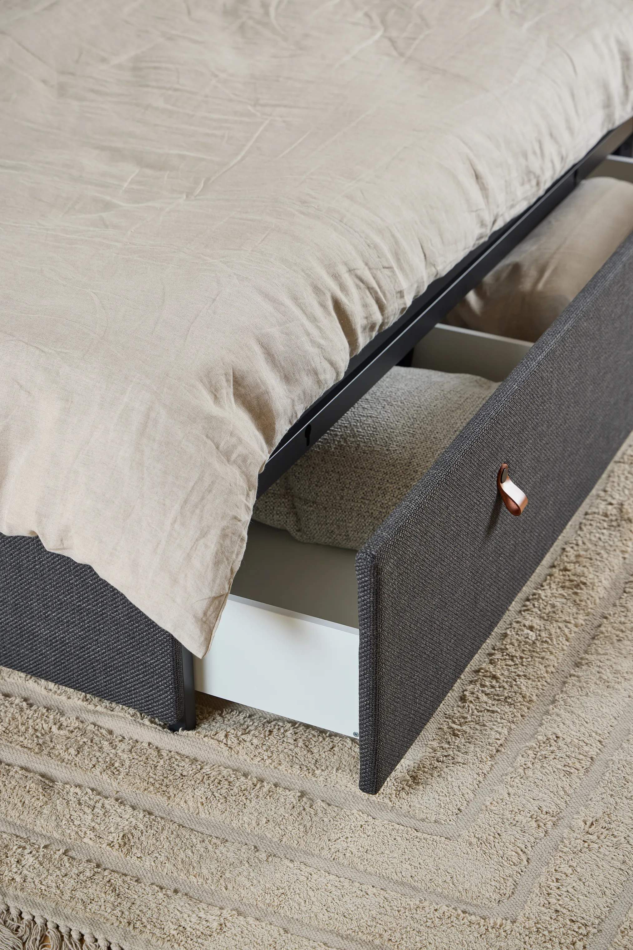 CASA Living Daybeds Calvi Sengeramme i B177 x L202 cm, 5