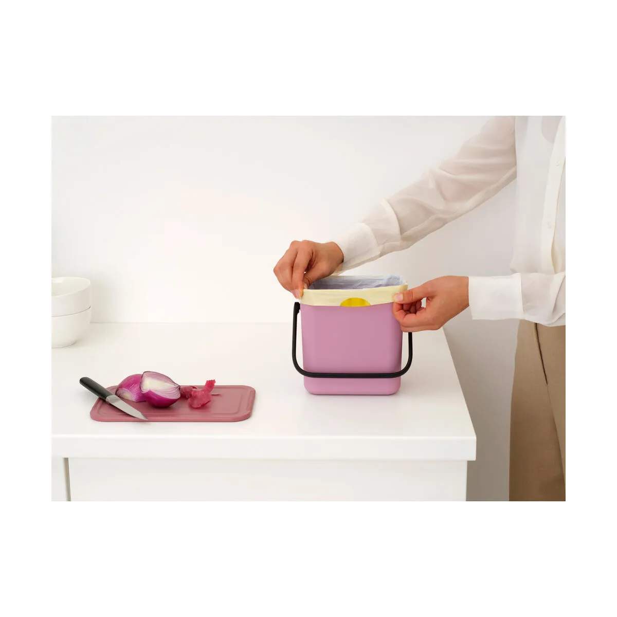Brabantia Spande uden pedal Sort & Go Affaldsspand i Lilac Pink, 3 L, 5