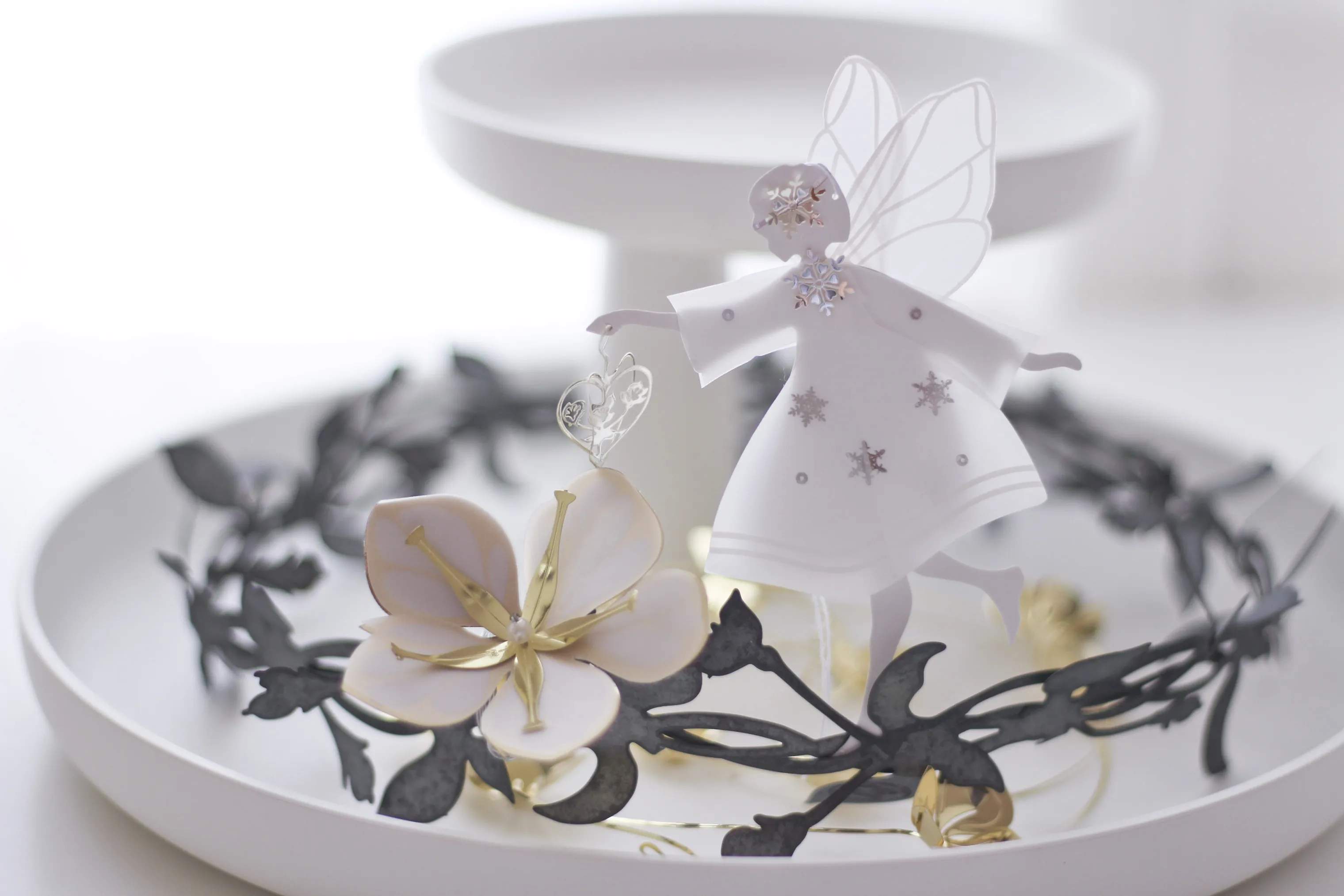 Jette Frölich Design Påskepynt Påske Papirblomster - 2 stk. i Hvid/guldfarvet, 2